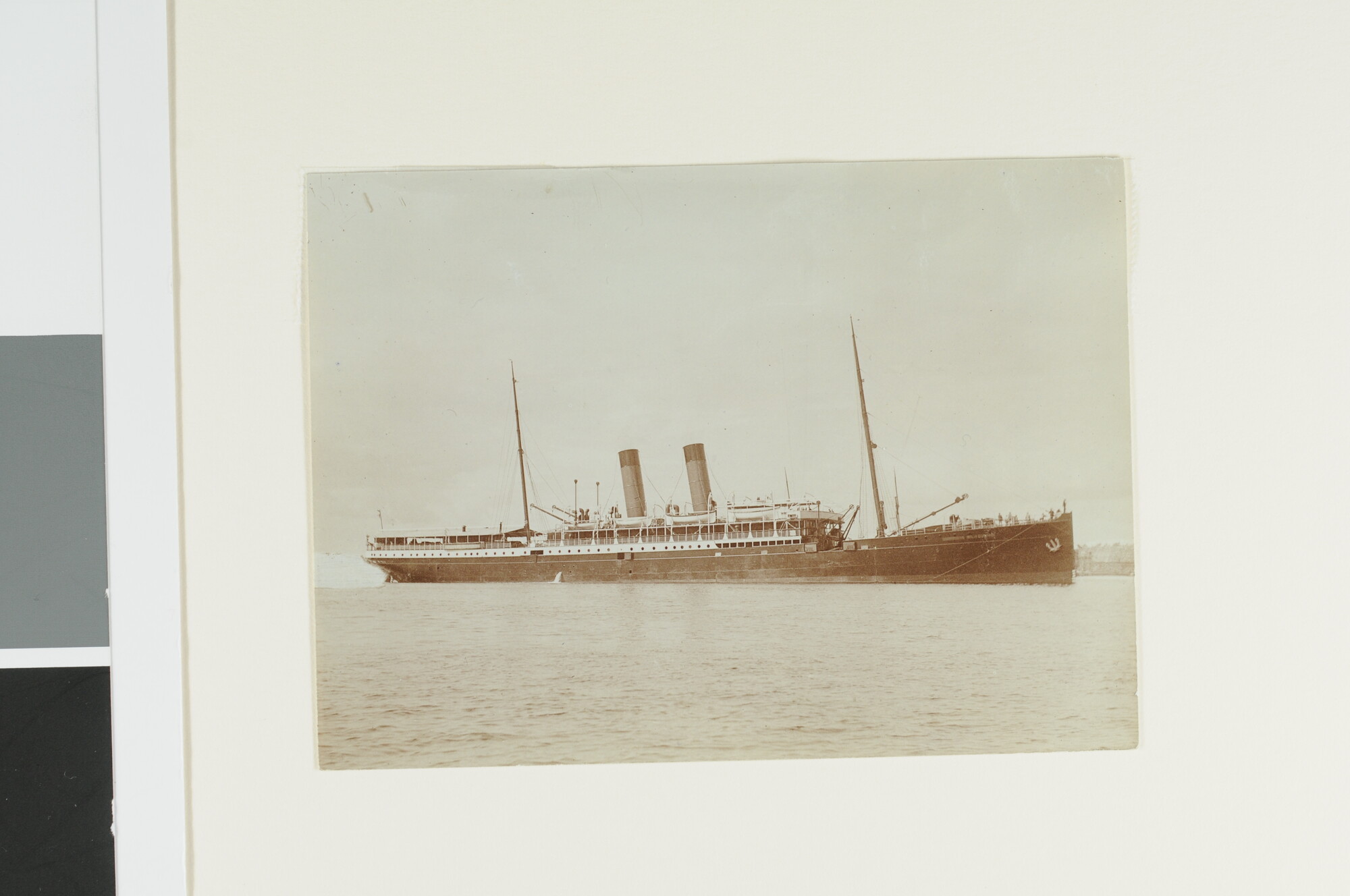 S.3565(09); Het mailschip ss. Koningin Wilhelmina van de SMN; foto