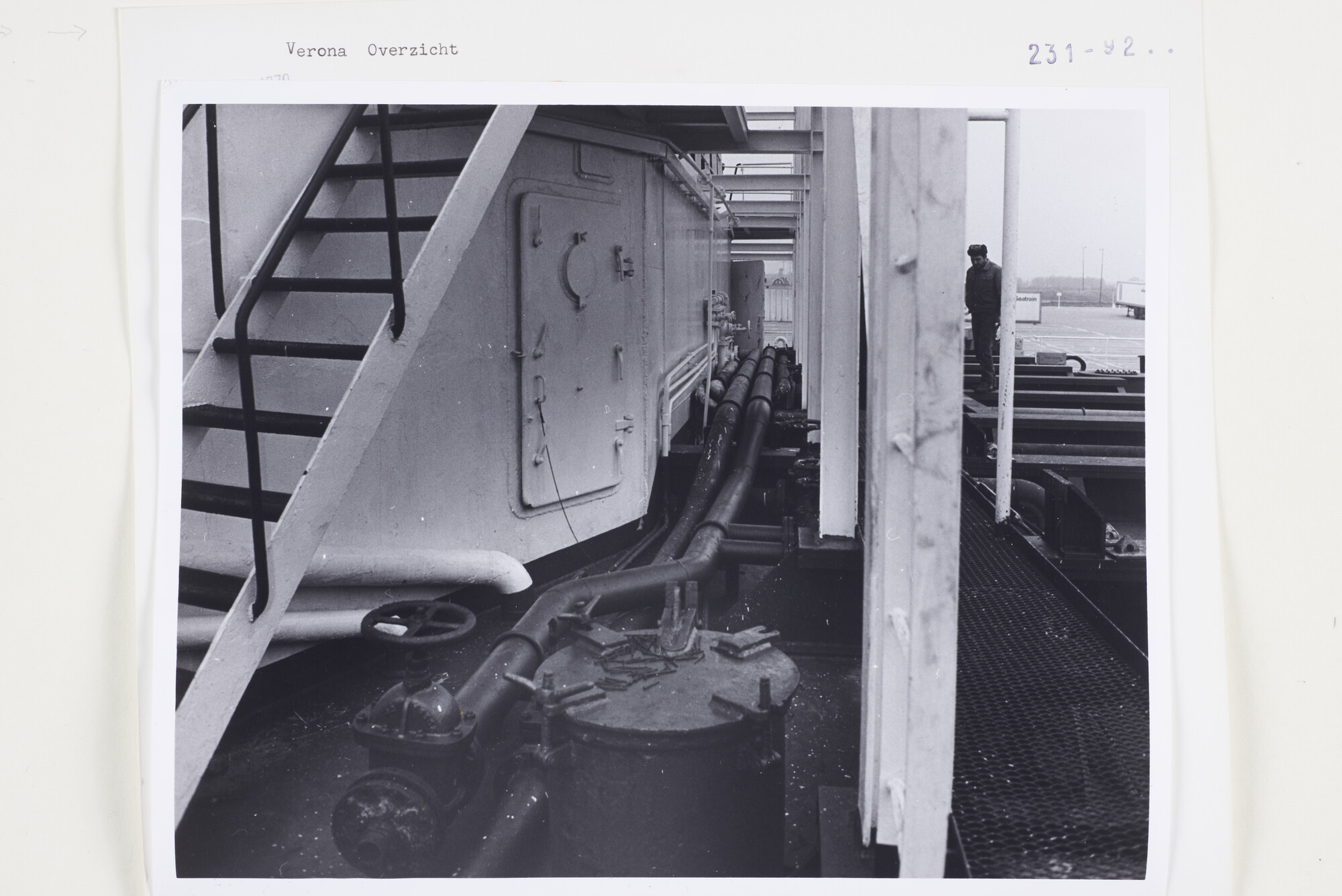 S.5444(5195)09; Foto van het containerschip Verona (een verbouwde tanker); foto
