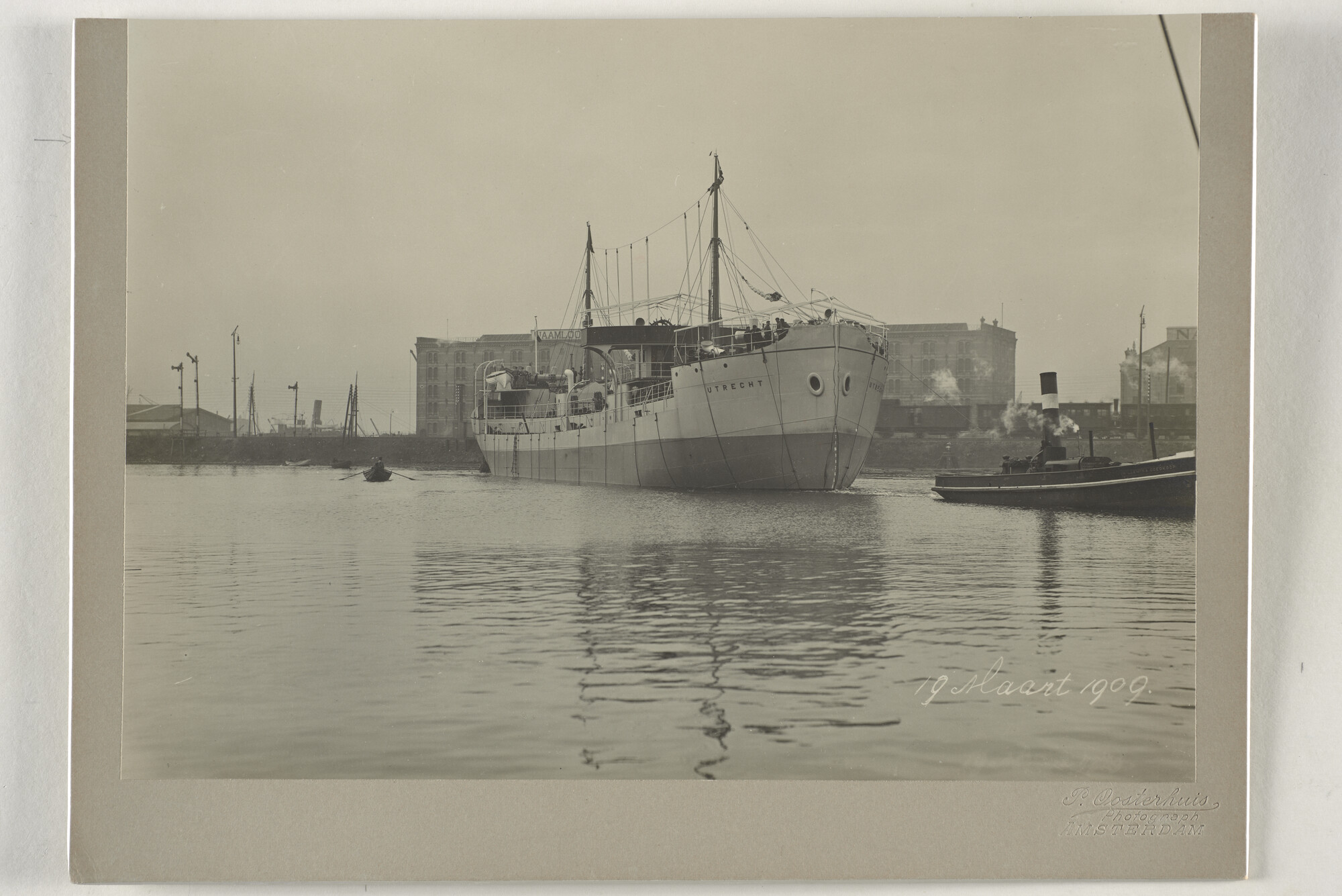 S.5444(0247)1; Foto van de tewaterlating van de zeegaande tanklichter Utrecht; foto