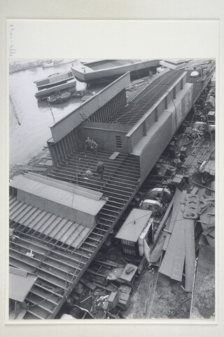 1994.1043; Foto's van de bouw bij Scheepswerf Van Goor Monnickendam van de coaster ms. 'Lenie', van de 'Pergo' en van de hopper-zuiger 'Reimerswaal'; fotoalbum