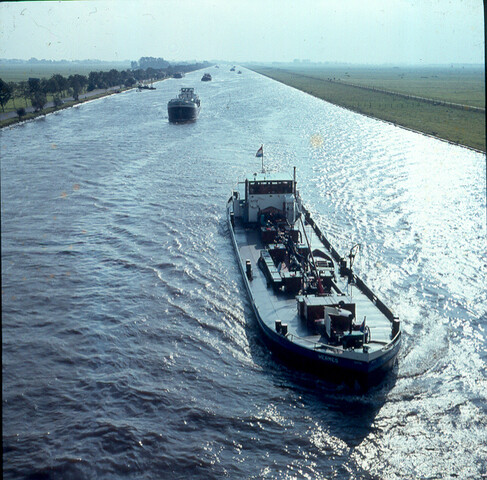 S.9100(1654); Dia van het Amsterdam-Rijnkanaal. Kanaal bij brug Weesp; diapositief