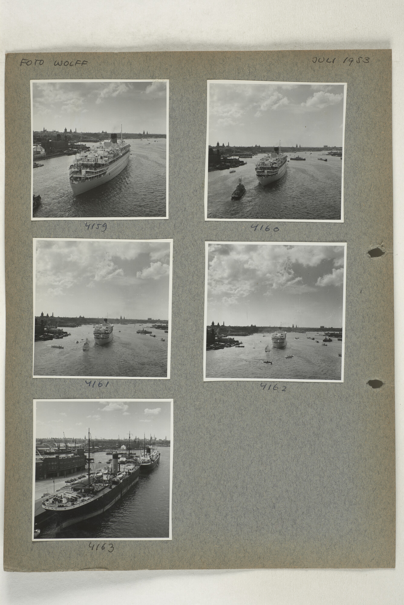 1998.2182; Omslag (voorheen ordner) met een grote hoeveelheid proef foto's van de haven en de stad van Amsterdam; omslag