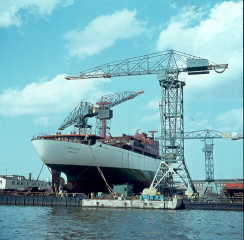 S.9100(1326); Dia van het koelvrachtschip ms. 'Geestbay' ; diapositief