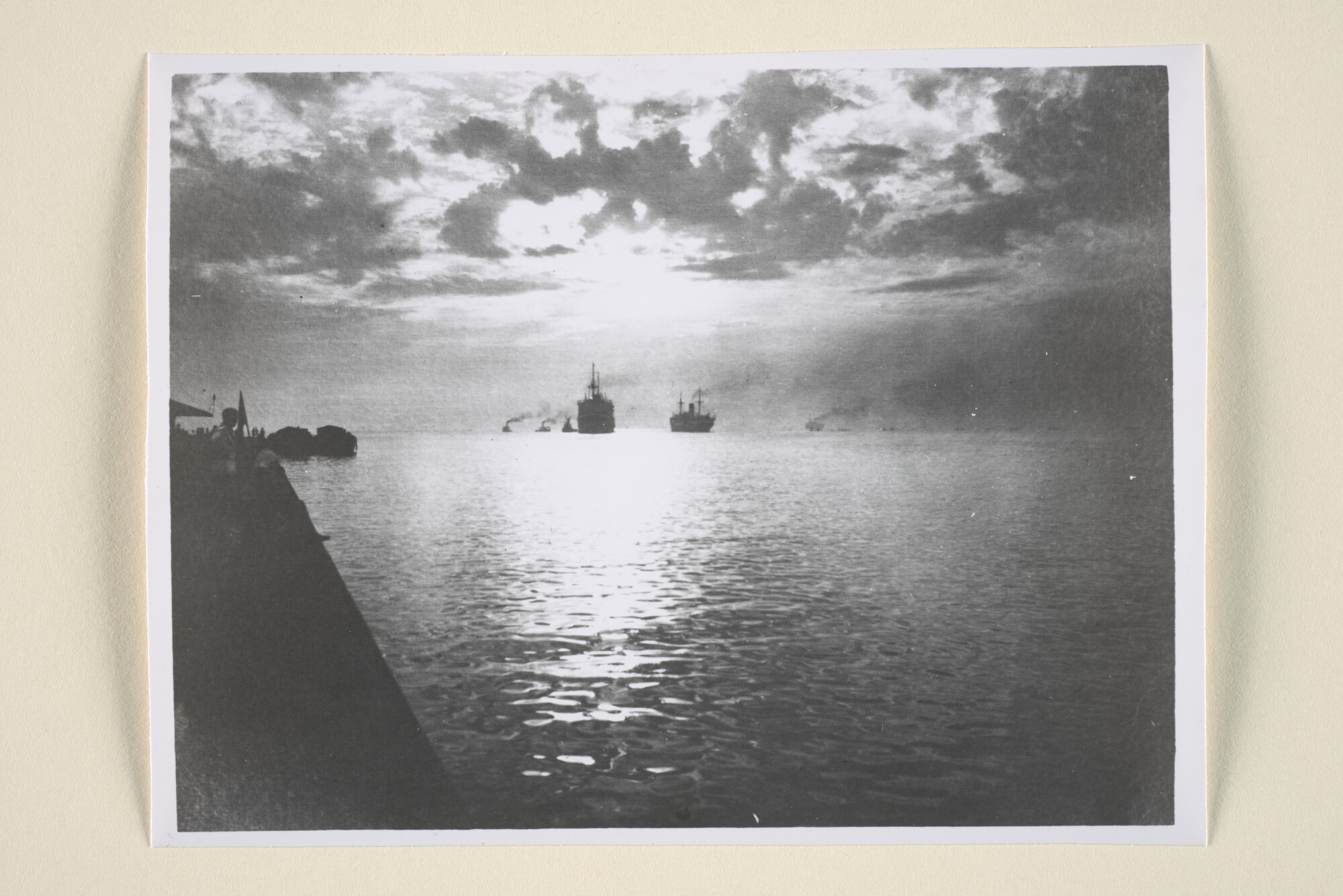 1995.5093; Reproductiefoto's van het mailschip ms. Johan van Oldenbarnevelt van de SMN; fotoreportage