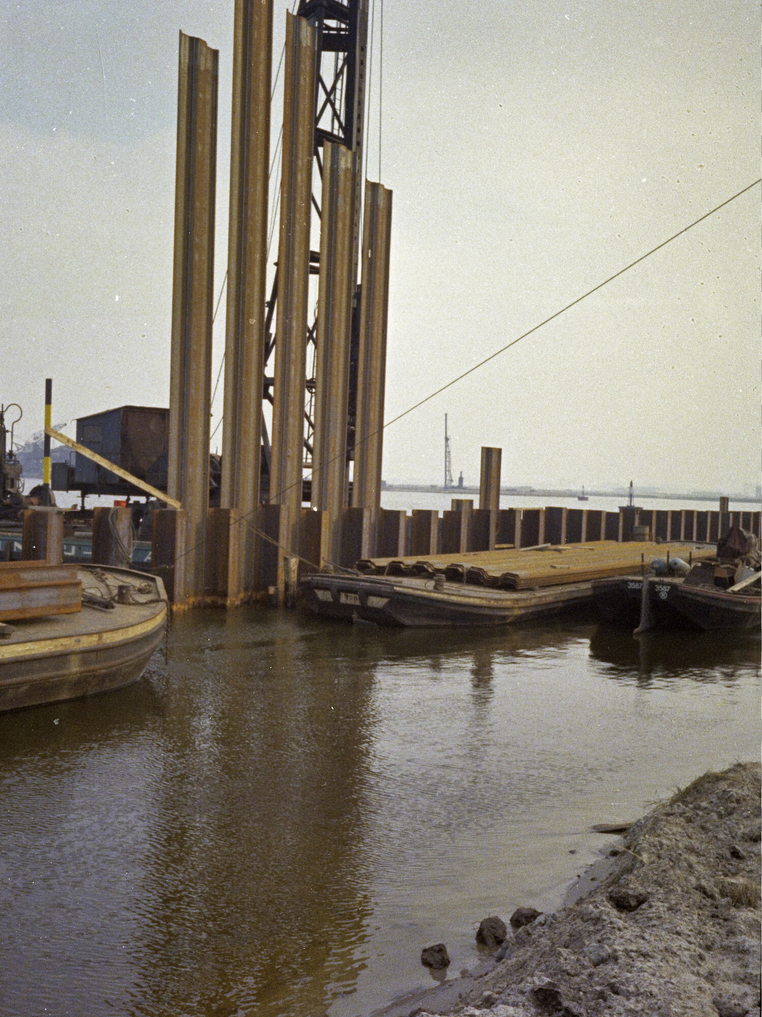 2015.1546; Negatief van de Container Terminal Amsterdam in aanbouw; negatief