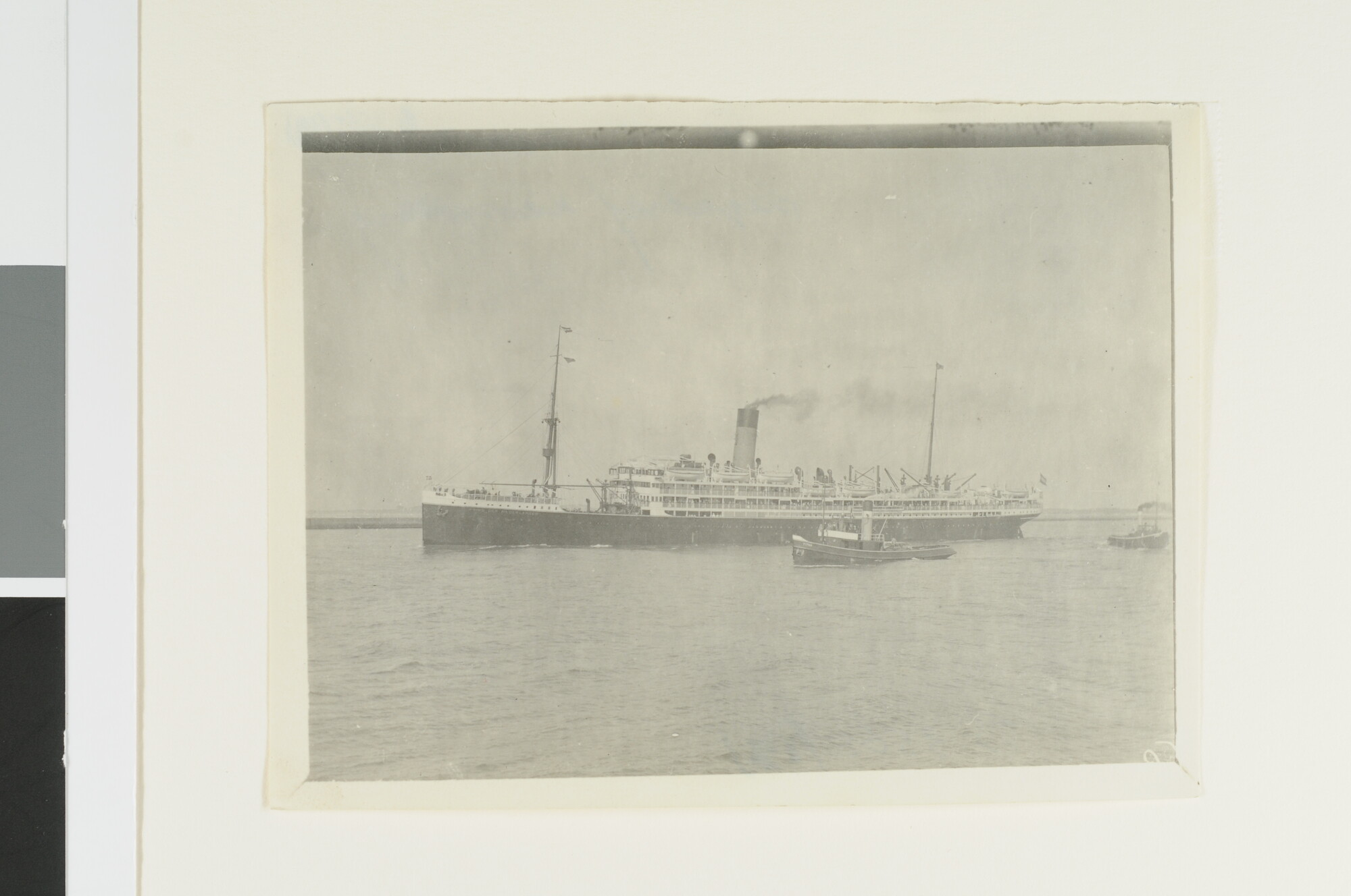 S.3565(19); Het mailschip ss. 'Prins der Nederlanden' van de Stoomvaart Maatschappij 'Nederland'; foto