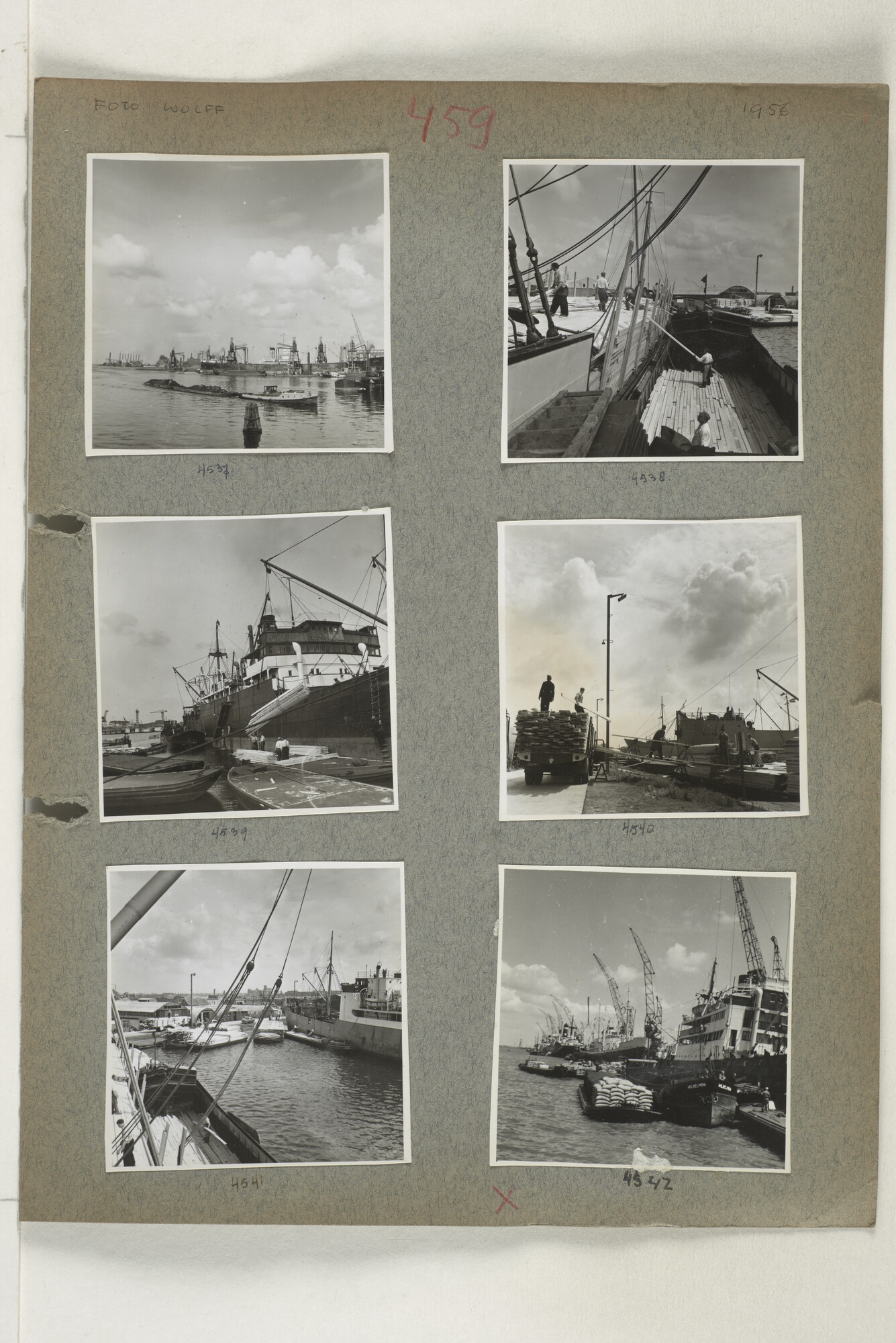1998.2183; Omslag (voorheen ordner) met een grote hoeveelheid proef foto's van de haven en de stad van Amsterdam; omslag