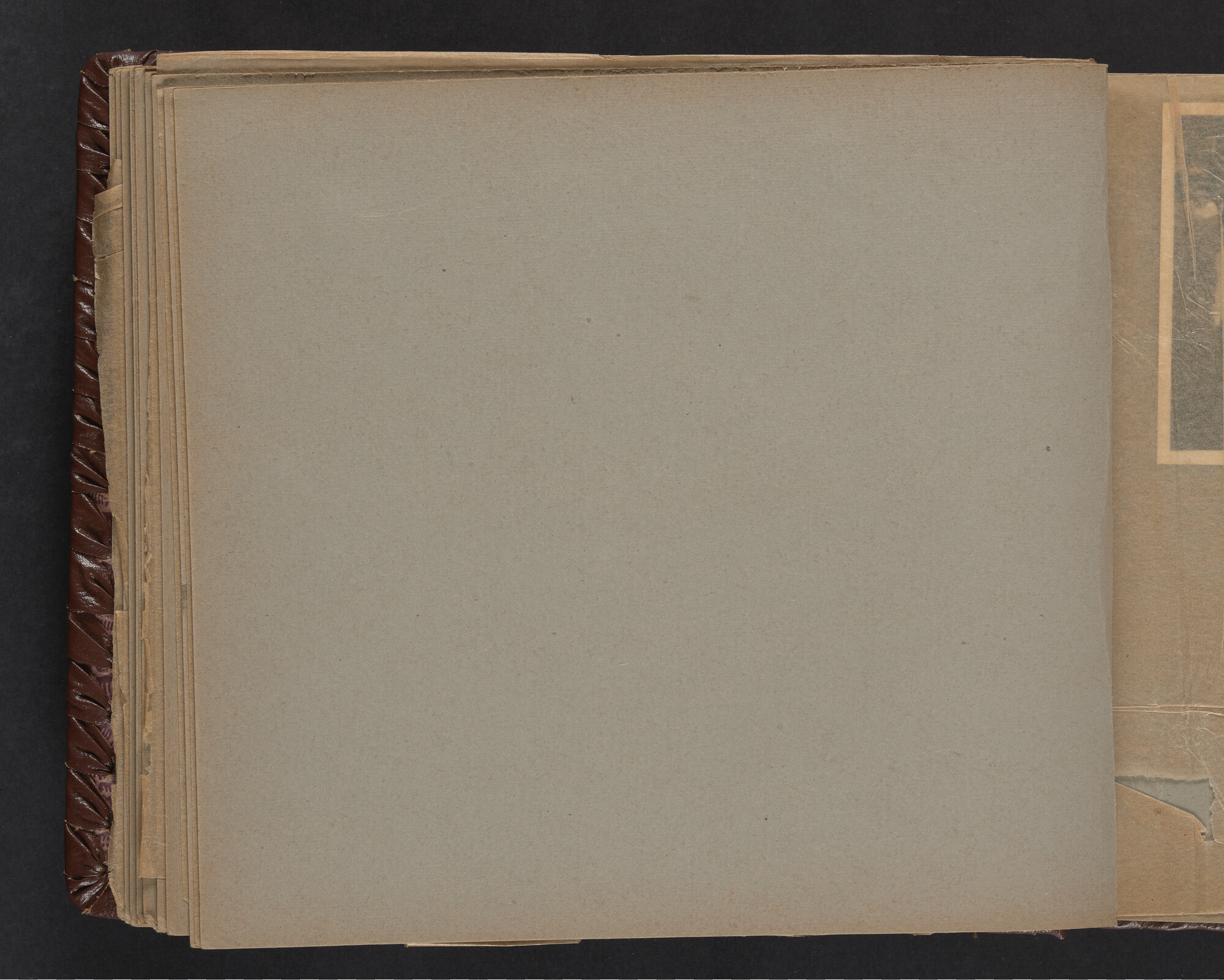 2019.0671; Fotoalbum van het echtpaar Jan van der Meer Mohr en Johanna van der Meer Mohr-van Ruler van hun reis op ms. Oranje van Tandjong Priok naar Amsterdam tussen 18 december 1953 en 7 januari 1954; fotoalbum