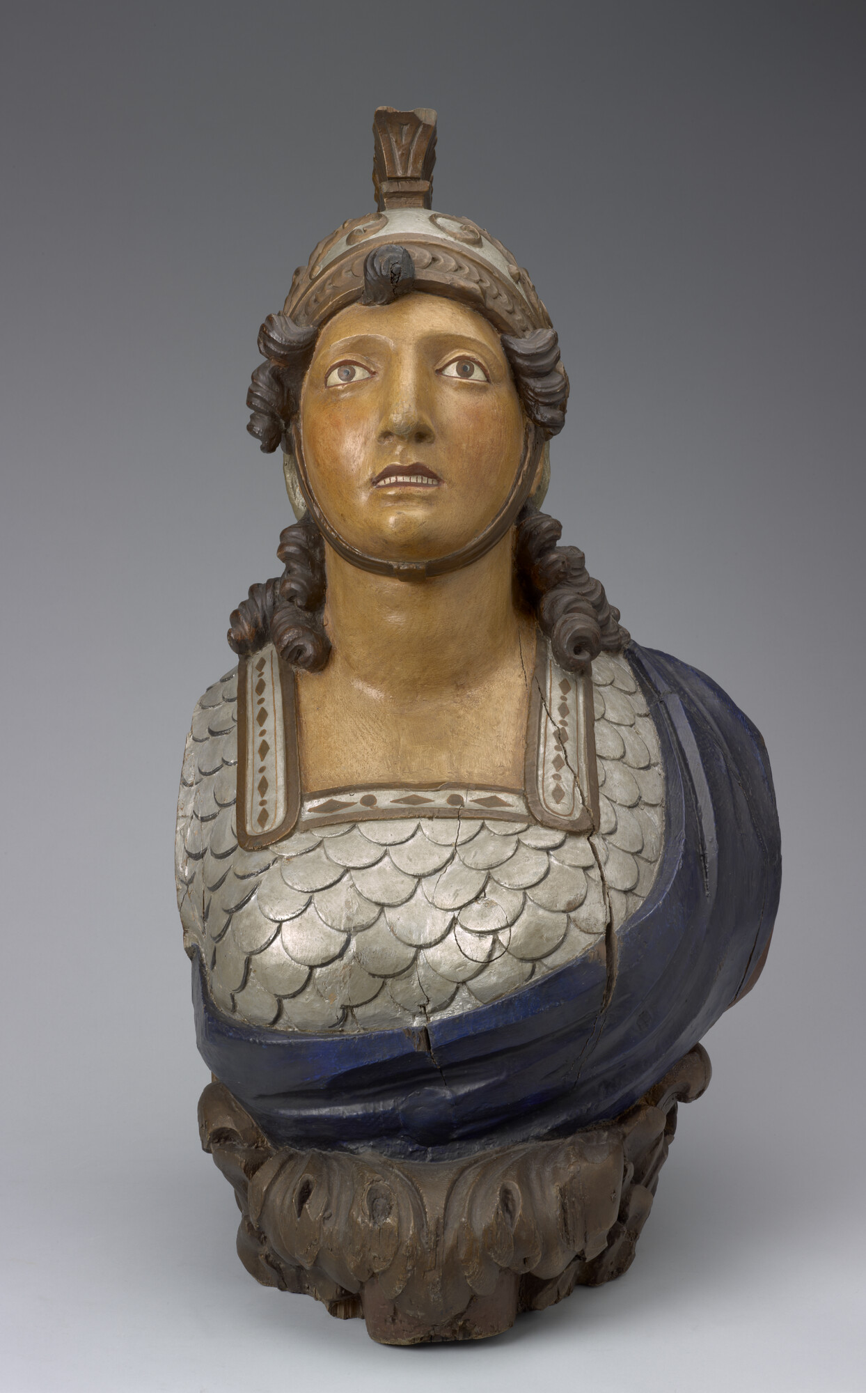S.0132(01); Schegbeeld, voorstellend een vrouw in Romeinse tunica; boegversiering