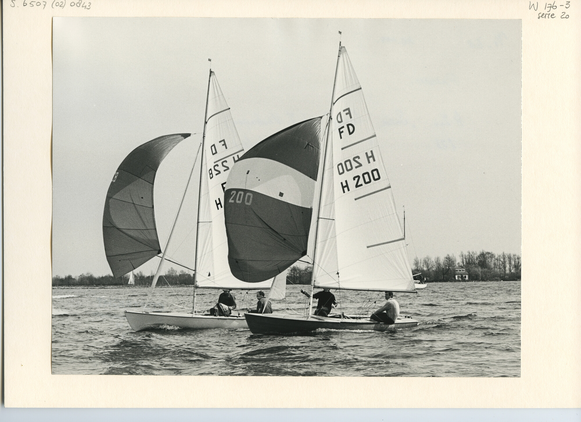 S.6507(02)0843.03; Zwart-wit foto van de FD-klasse op de Loosdrechtse Plassen; foto