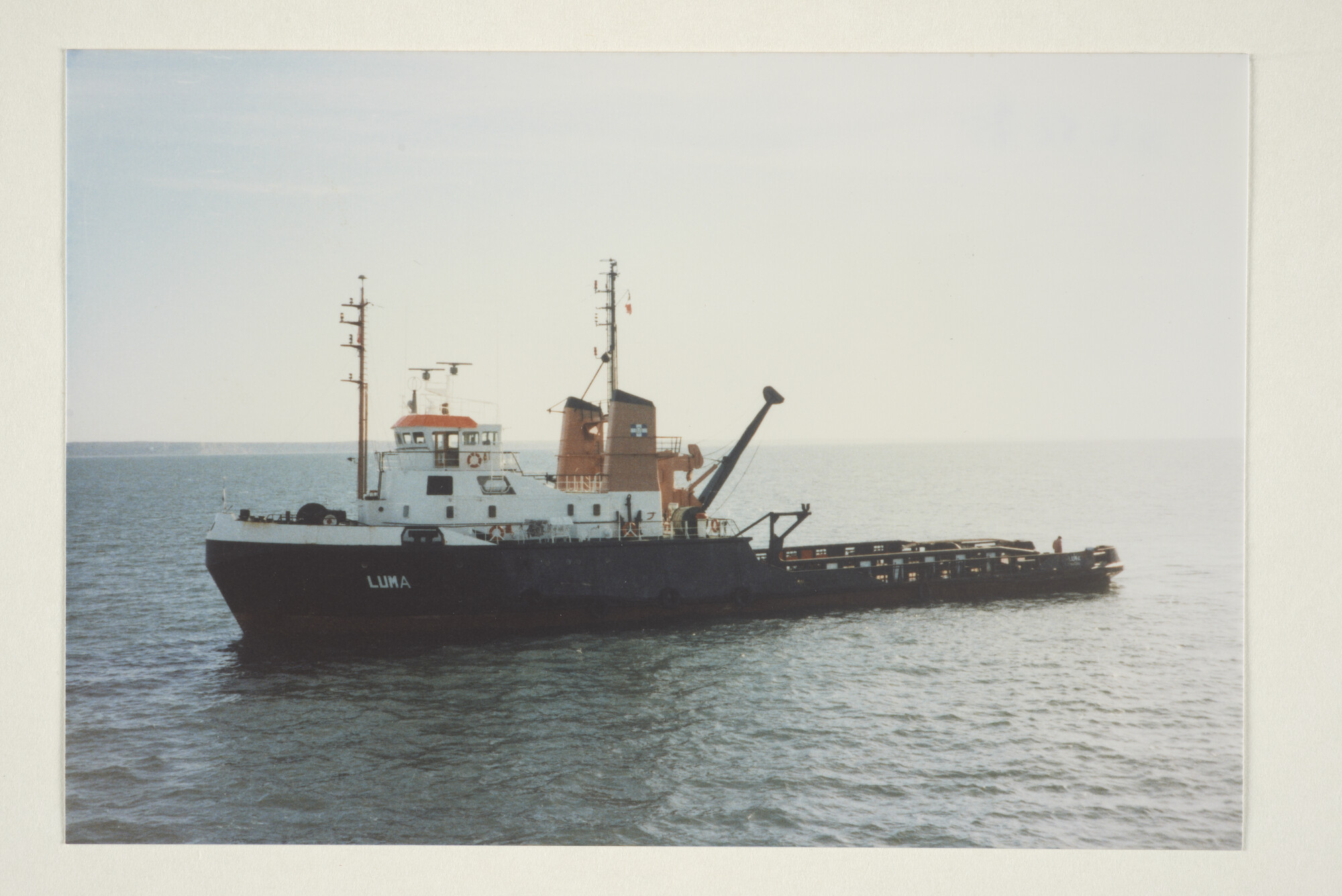 1997.4688; Kleurenfoto van het bevoorradingsschip Luma (ex- Smit Lloyd 36 & Smit Lloyd 52 van Smit Lloyd BV.) van Salamander Shipping uit Nassau (Bahamas) [...]; foto