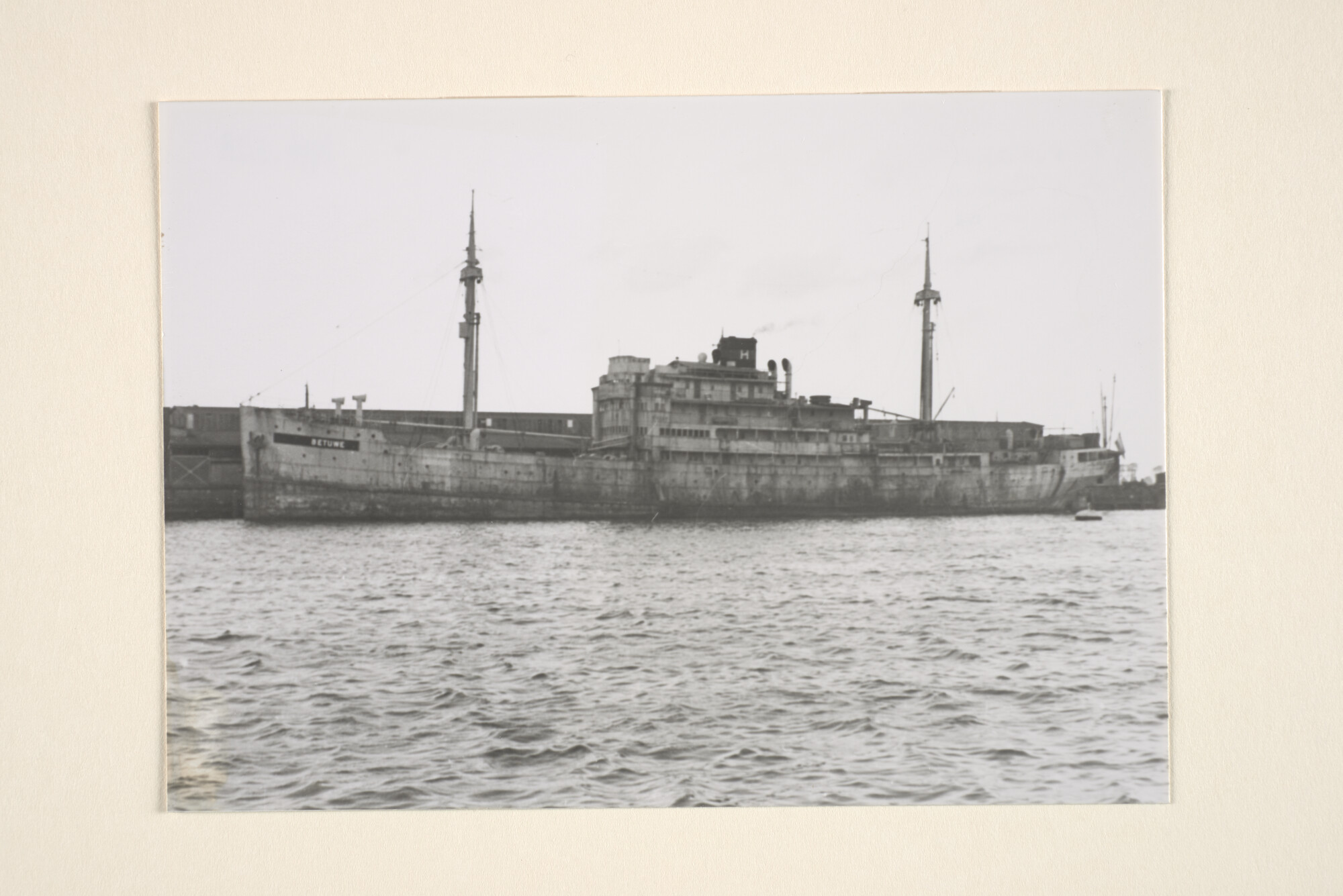 1996.3128; Het vrachtschip ms. Betuwe (ex- Heinz Horn) eigendom van de Staat der [...]; foto