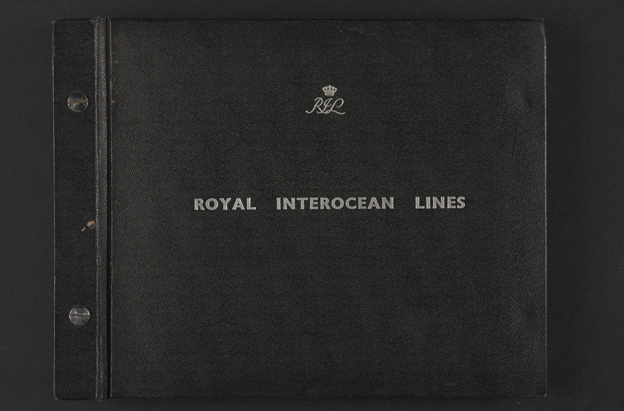 2015.1295; Fotoalbum van de Royal Interocean Lines met (hoofdzakelijk) interieurfoto’s van de Tegelberg, Tjitjalengka en Straat Makassar; fotoalbum
