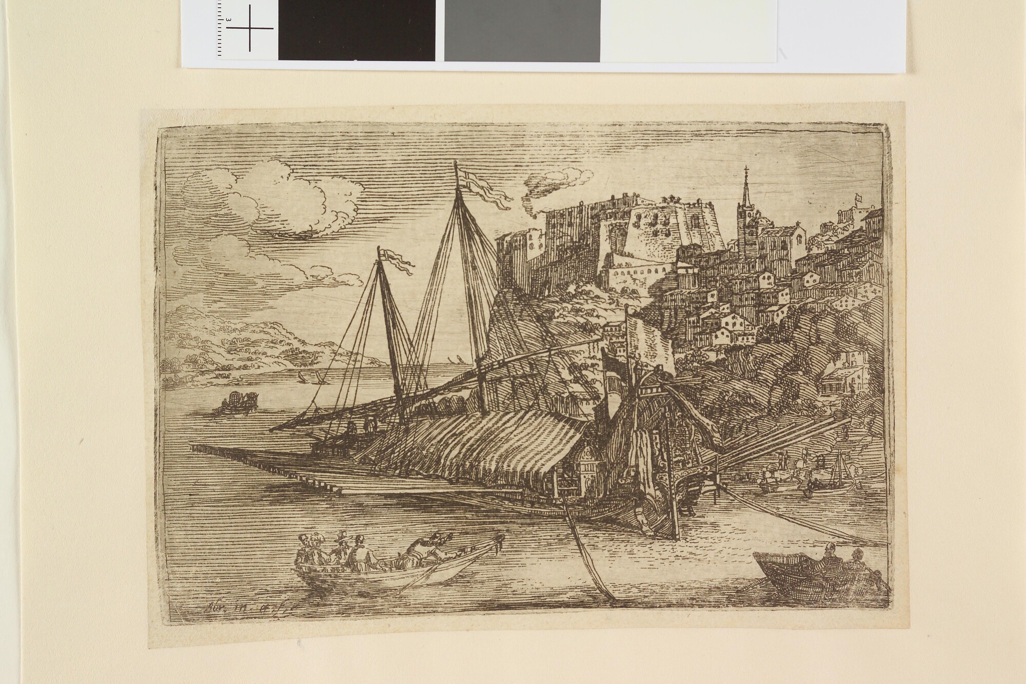 A.1287(02)4; Serie havengezichten van Messina: Een galei in de haven bij het kasteel; prent
