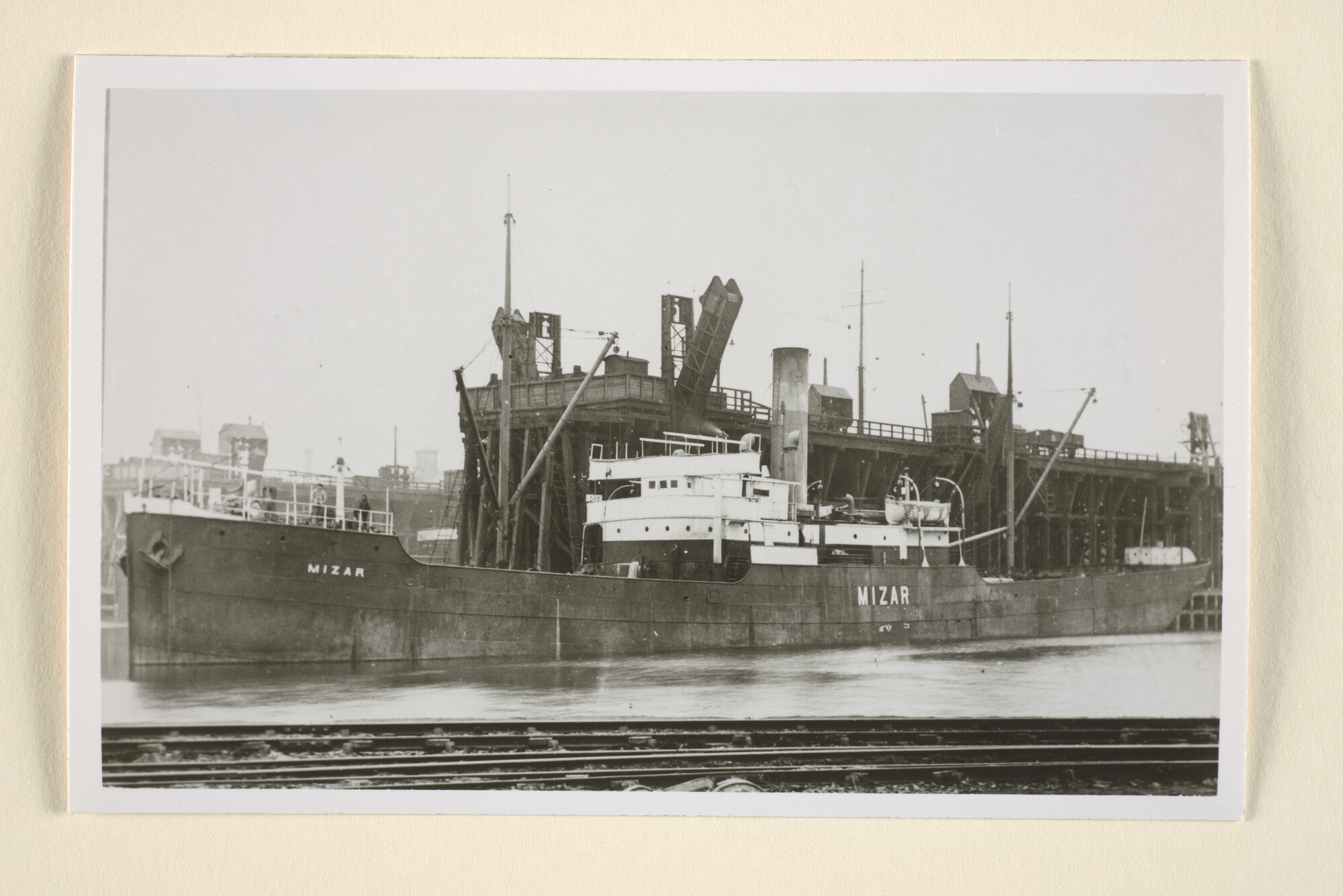 1996.0831; Het vrachtschip ss. 'Mizar' van Van Nievelt Goudriaan & Co; foto
