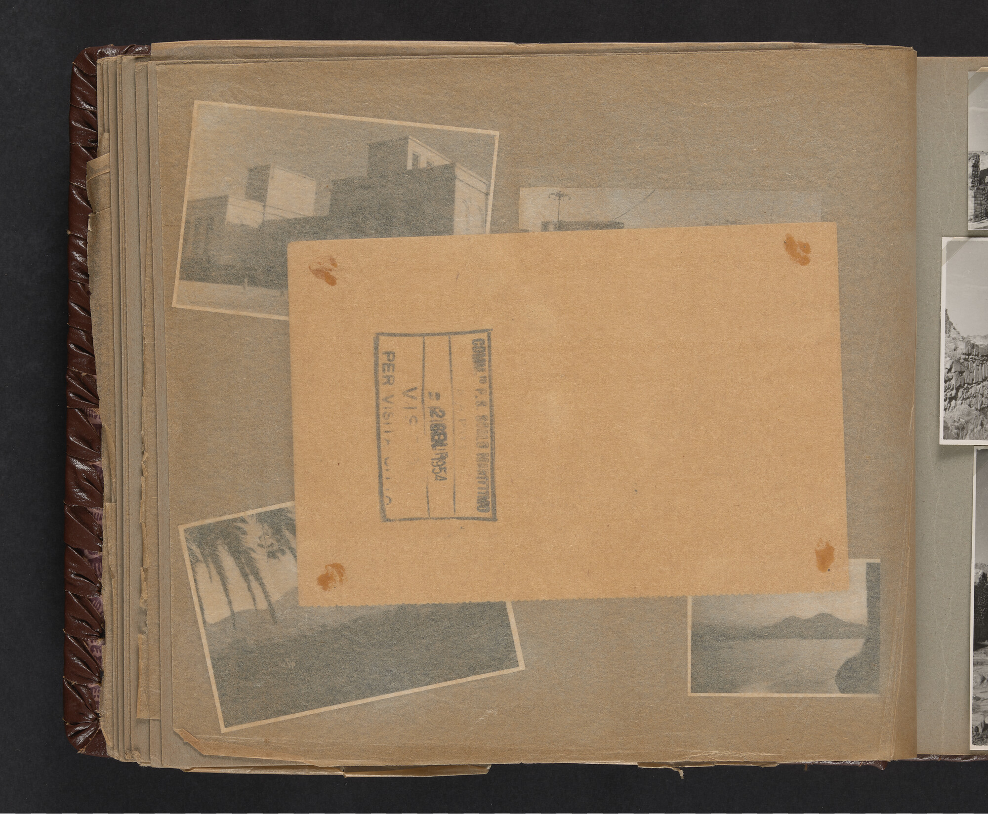 2019.0671; Fotoalbum van het echtpaar Jan van der Meer Mohr en Johanna van der Meer Mohr-van Ruler van hun reis op ms. Oranje van Tandjong Priok naar Amsterdam tussen 18 december 1953 en 7 januari 1954; fotoalbum