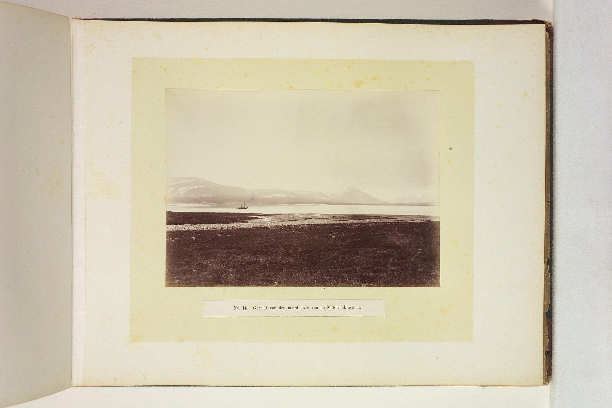 S.2956(09); Album met foto's van de Tweede Noordpoolexpeditie van de Willem Barents; fotoalbum