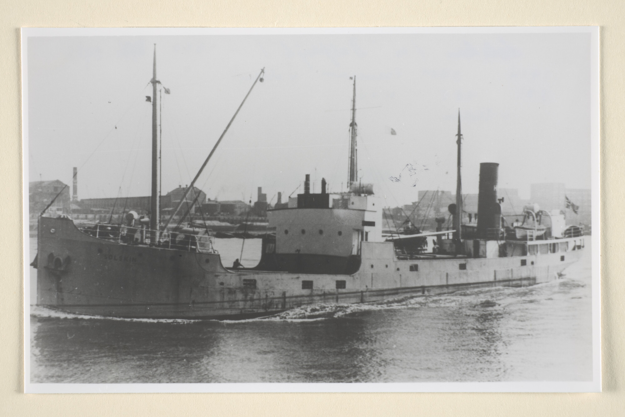 1996.0923; Het vrachtschip ss. Solsin (ex- Delfzijl) van de Scheepvaart & Agentuur [...]; foto