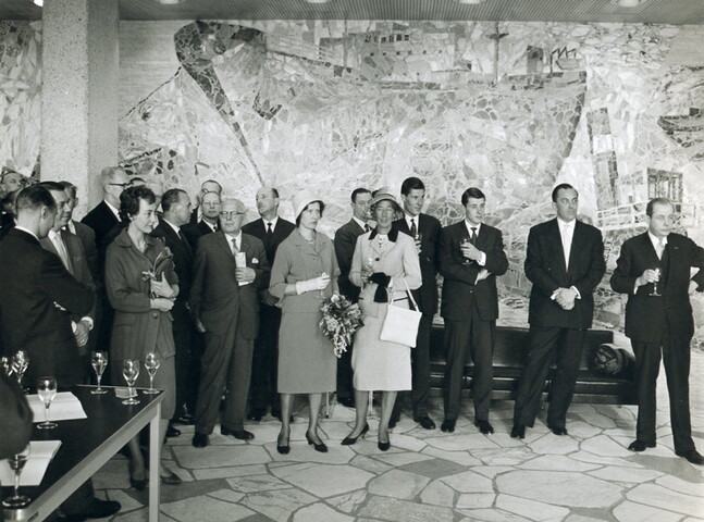 2001.1753; Foto's van de in gebruikneming van het hoofdkantoor van Reederij v/h Gebroeders Goedkoop aan de Westerdoksdijk 40 te Amsterdam in april 1962 [...]; fotoreportage
