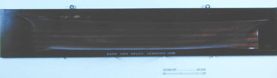 S.1156(01)16; Halfmodel van de bark Van Galen; scheepsmodel