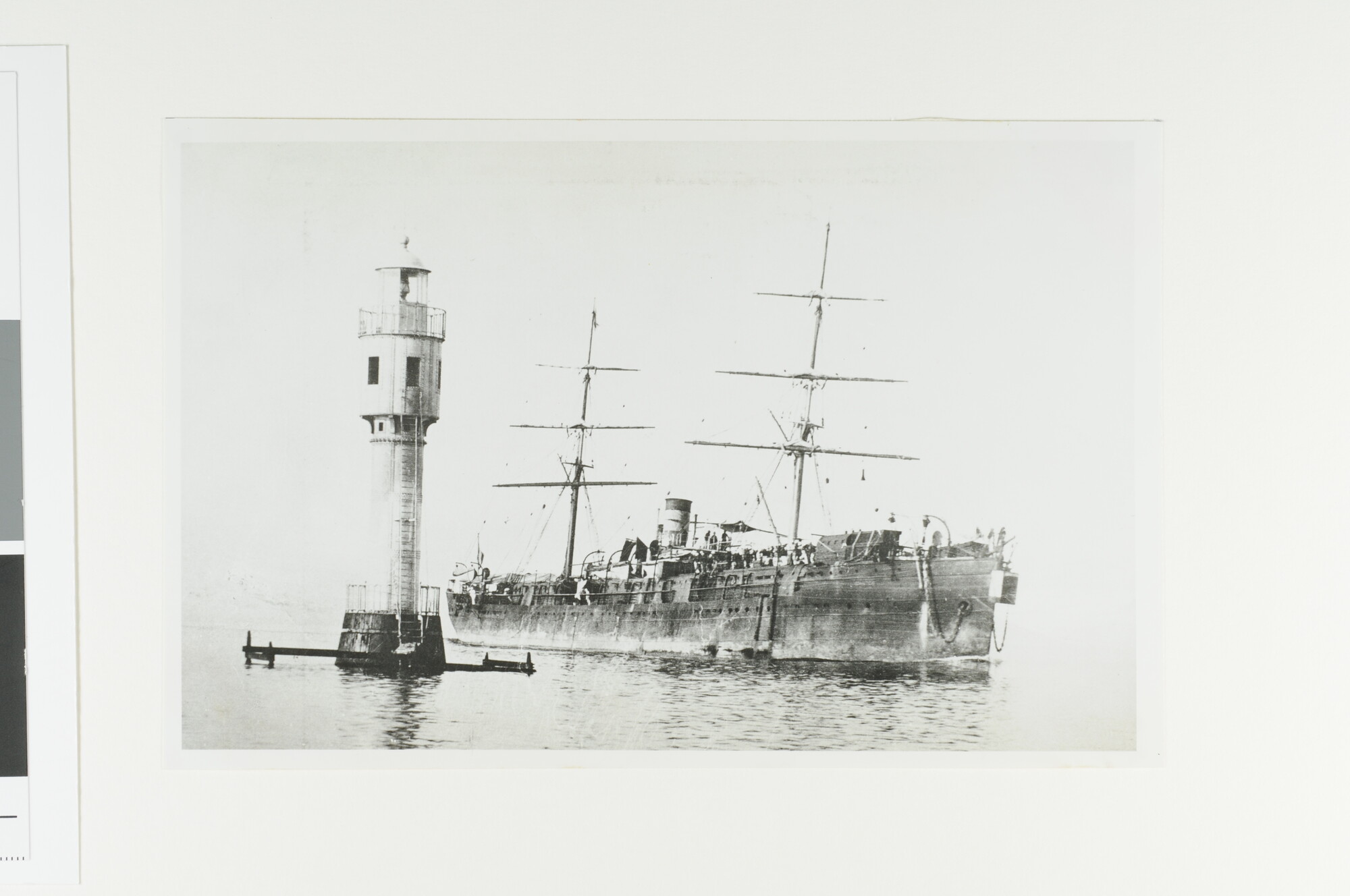 A.4426(74); Het Franse vrachtschip ss. 'Canton' van de Cie; foto