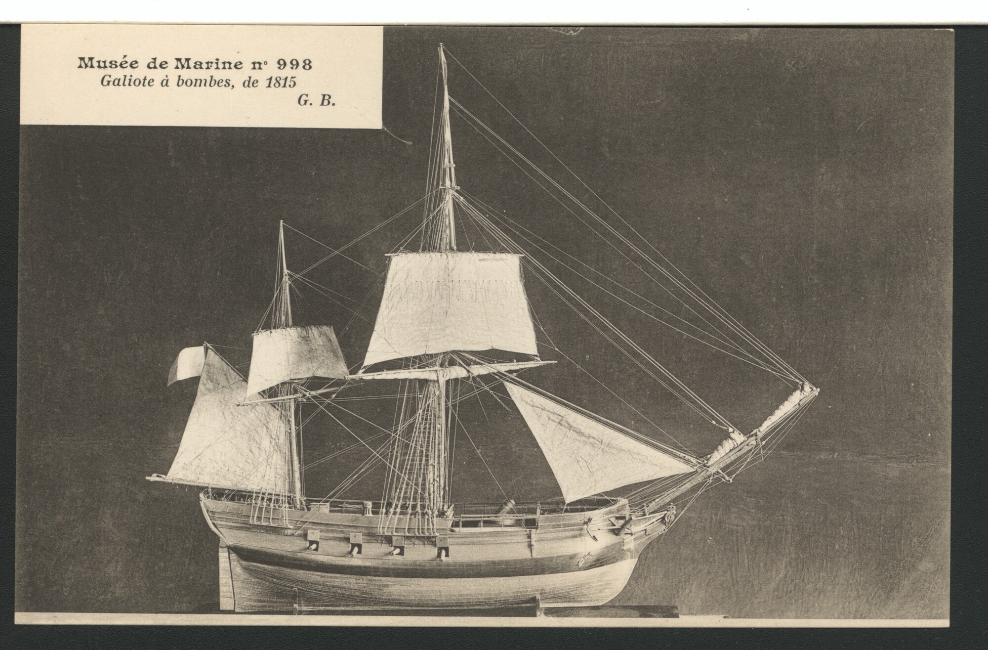 A.4876(397); Mapje van het Musee du Louvre (Musée de Marine) met 50 prentbriefkaarten met; prentbriefkaart-serie