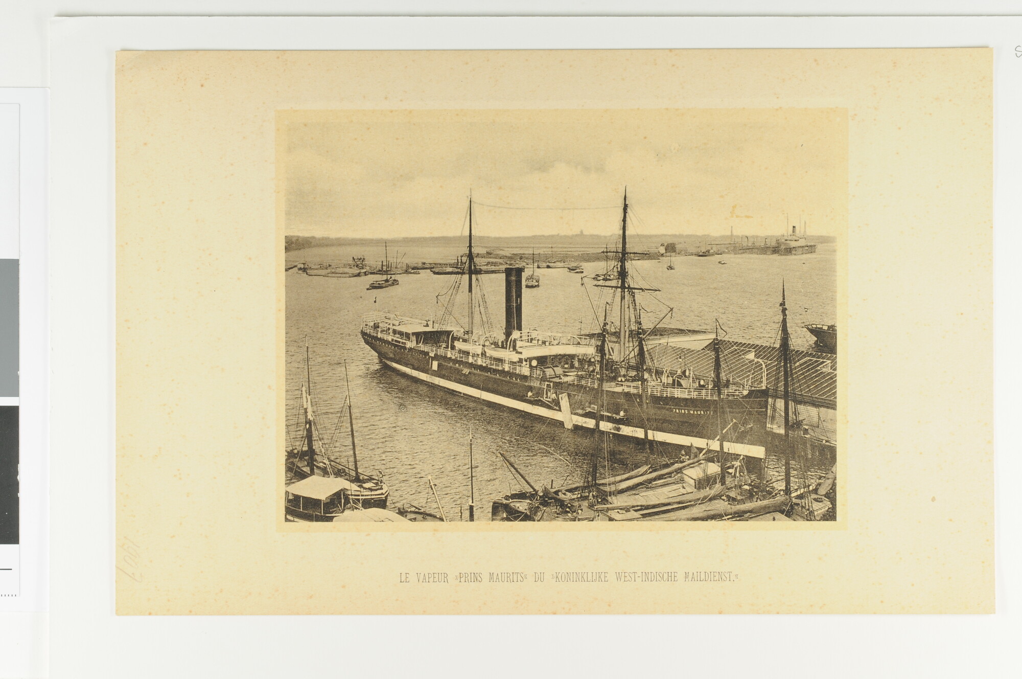 S.6888(14); Het ss. 'Prins Maurits (2)' van de Koninklijke West-Indische Maildienst; foto