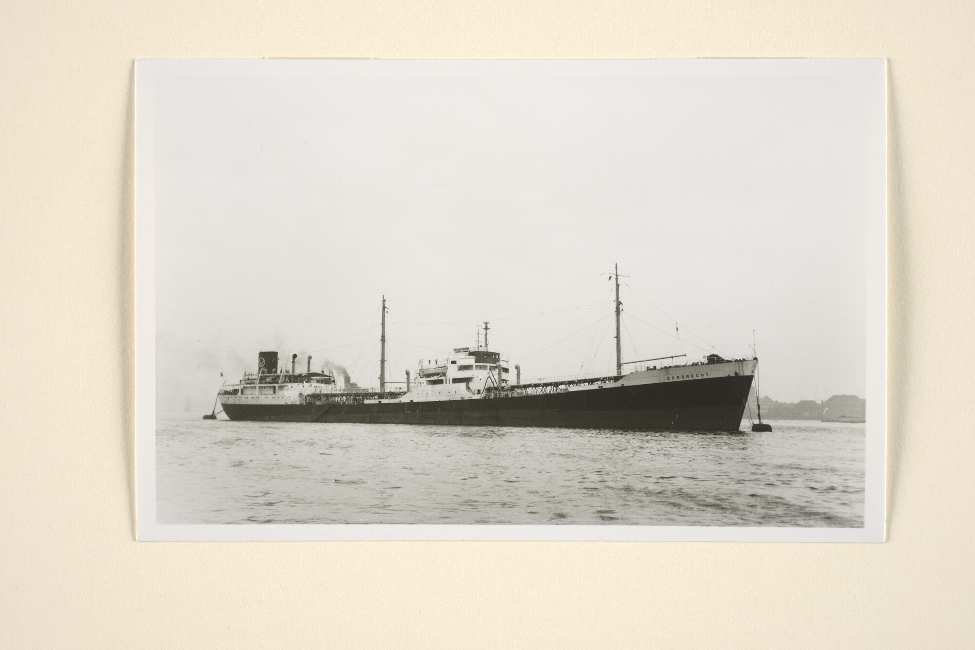 1996.0744; De tanker ms. Dordrecht (ex- Jan) van Phs. van Ommeren NV; foto