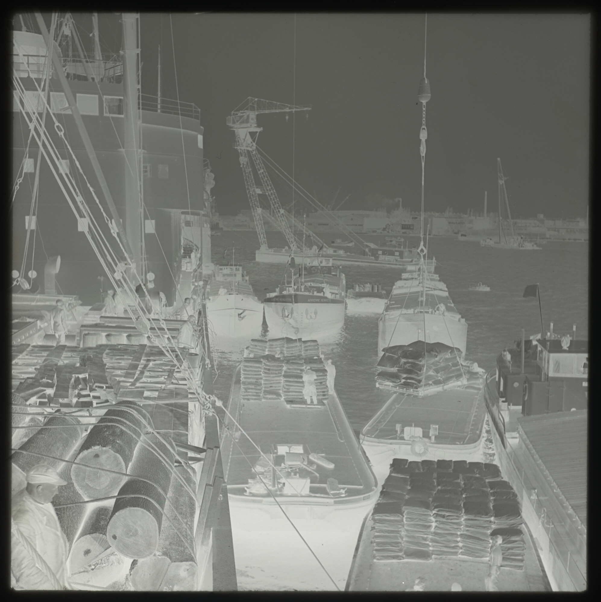 A.5263(02); Negatieven van een reis met het vrachtschip 'Woltersum' van de Stoomvaart; negatief