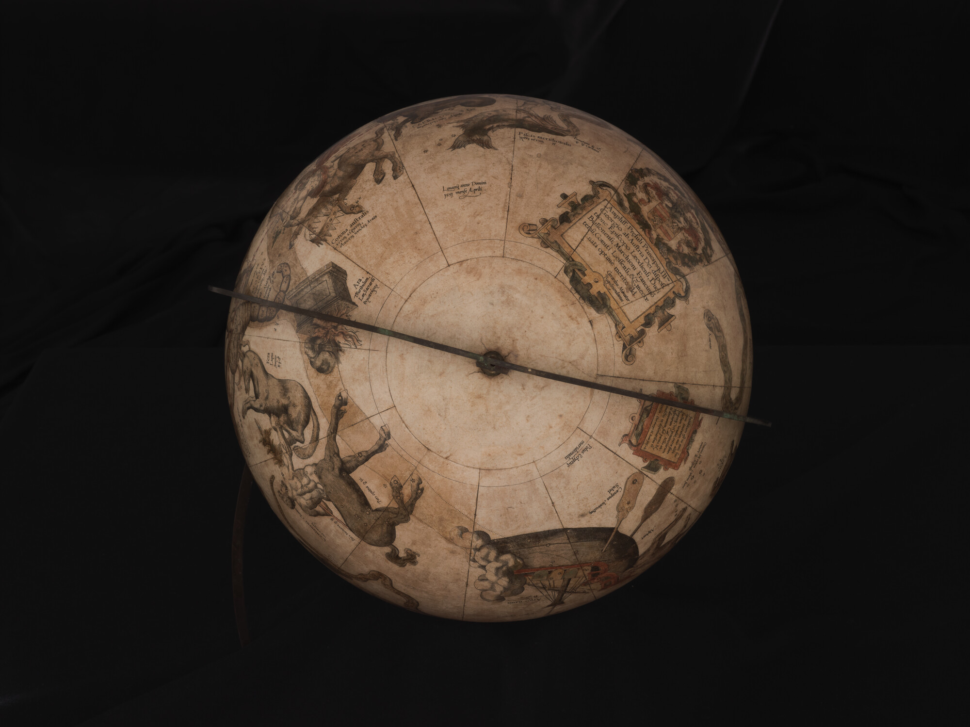 A.1175(01); Hemelglobe van 42 cm door Gerard Mercator, 1551; globe