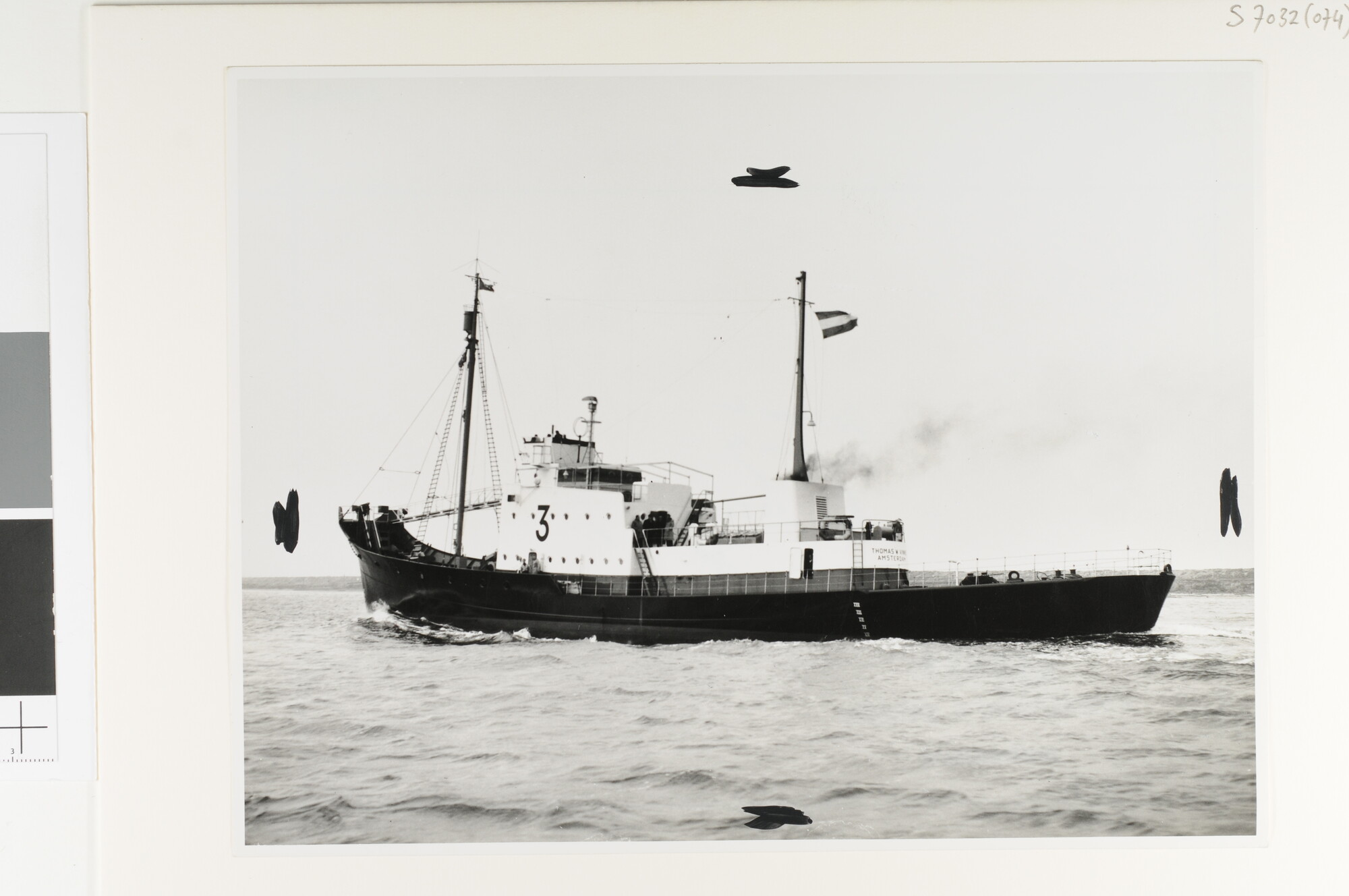 S.7032(074); De walvisjager ss. Tommy W. Vinke (AM 3) van de Nederlandsche Maatschappij [...]; foto
