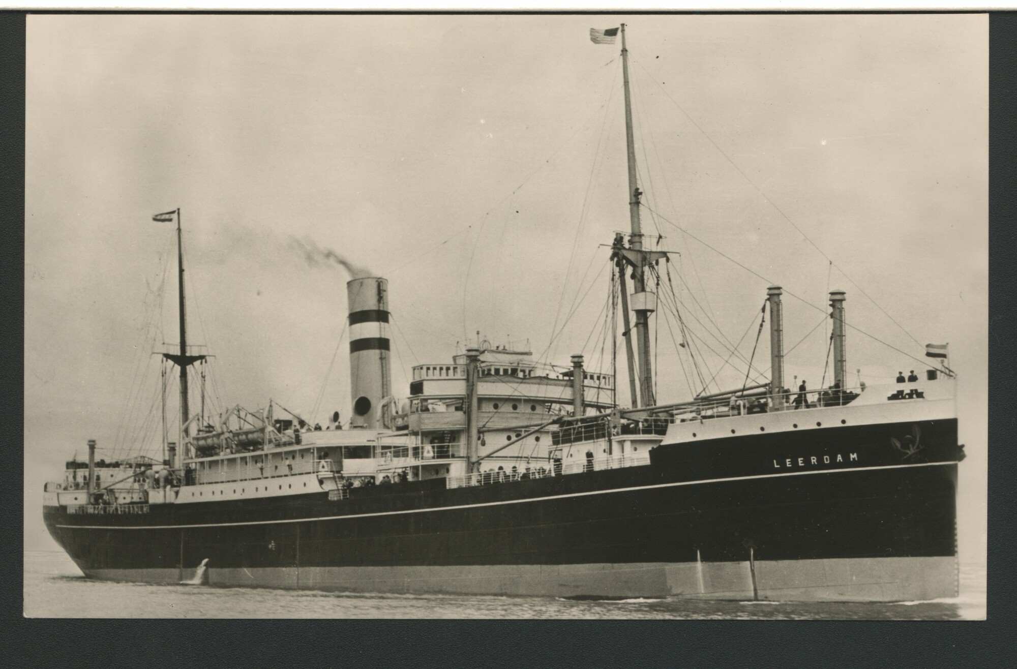 A.4509(058); Het vracht- en passagiersschip ss. 'Leerdam' van de Holland-Amerika Lijn; prentbriefkaart