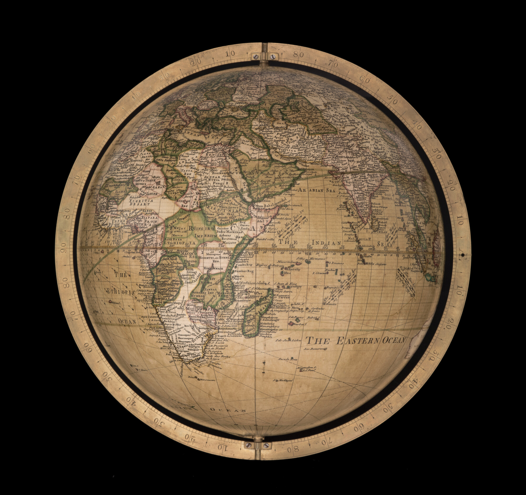 S.3099(01); Aardglobe van 31 cm doorsnede door George Adams, 1766; globe
