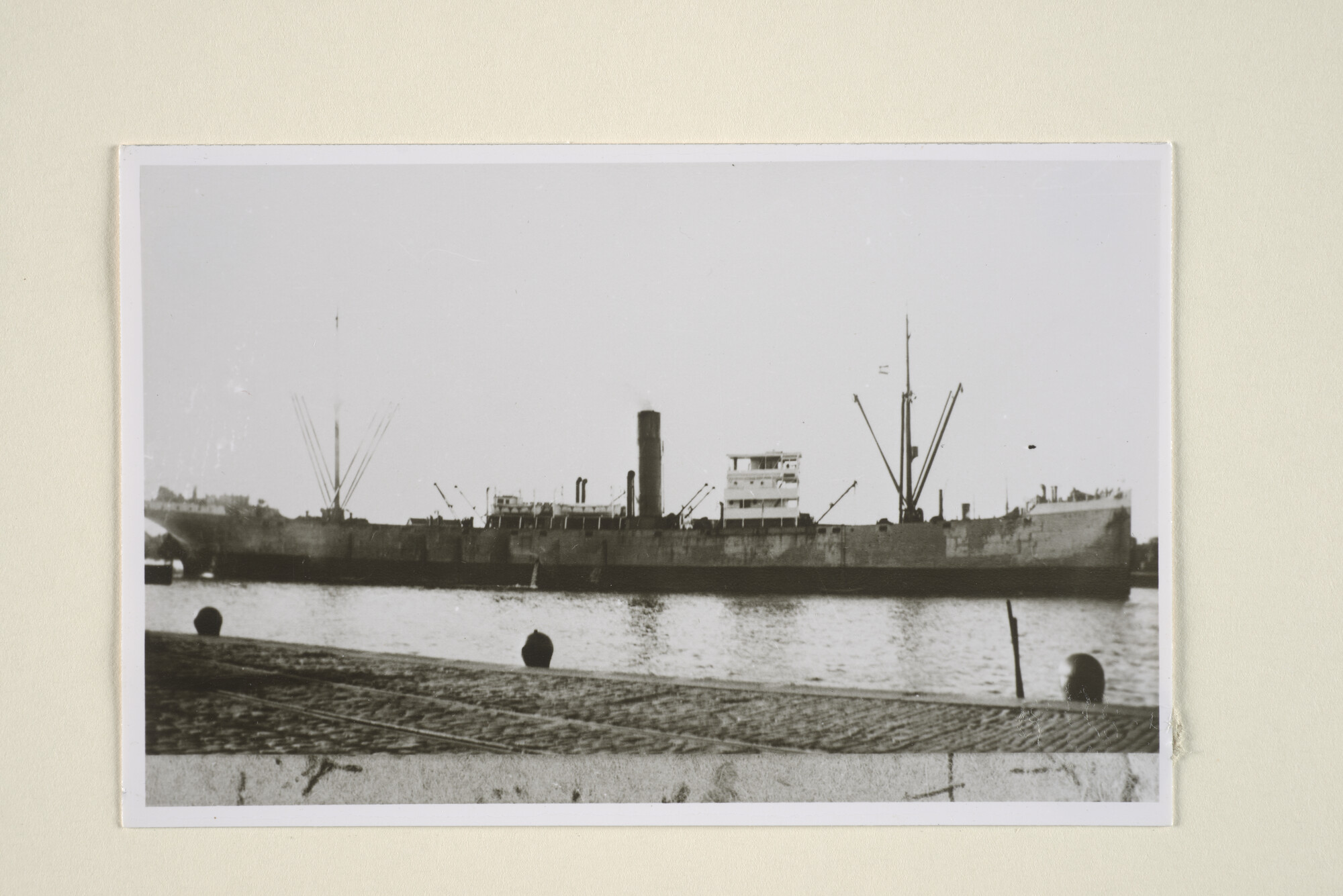 1995.1753; Het vrachtschip ss. 'Batoe' van de SMN; foto