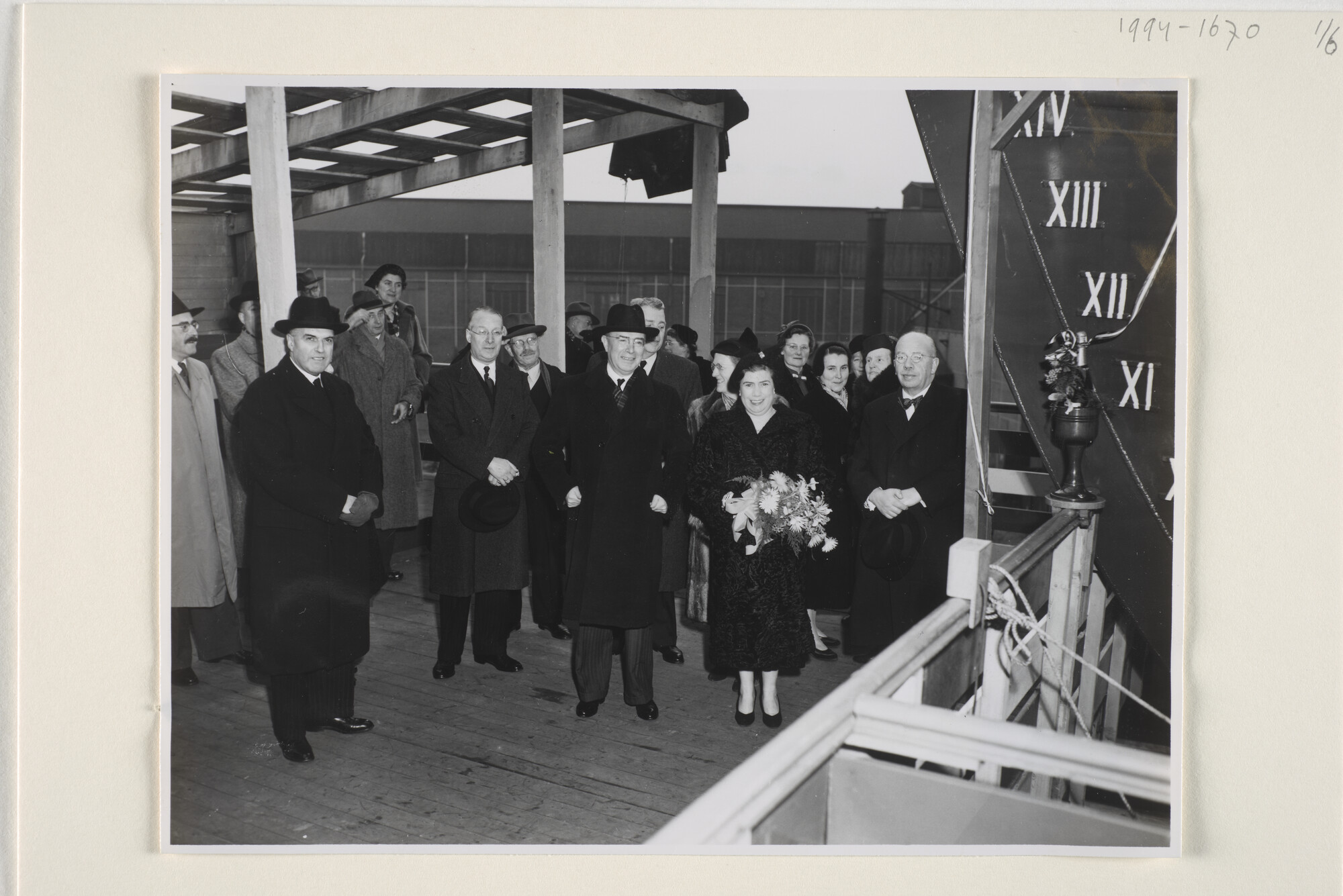 1994.1670; Foto's van de tewaterlating van ms. 'Roggeveen' bij NV; fotoreportage
