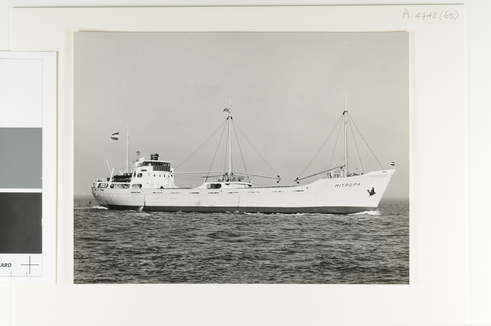 A.4743(65); De coaster ms. 'Mitropa' van Rederij H. Boon uit Rotterdam, gebouwd bij E.J. Smit & Zn; foto