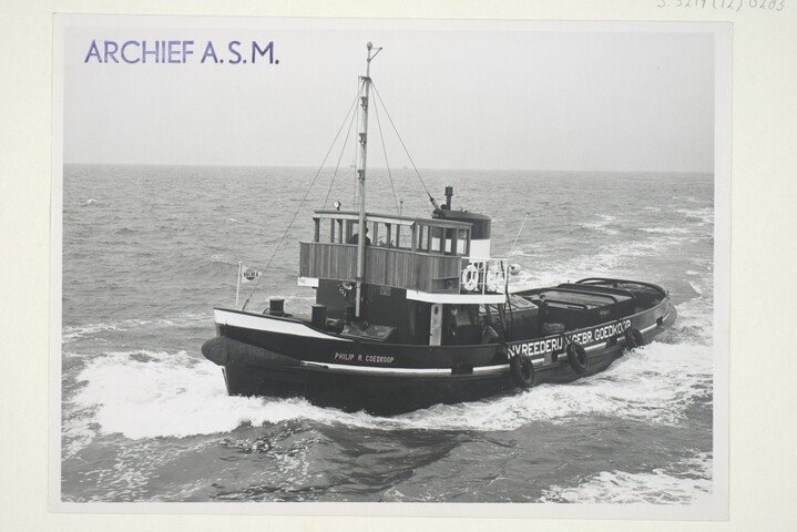 S.5219(12)0283; Foto's van de proefvaart van drie havensleepboten; fotoreportage