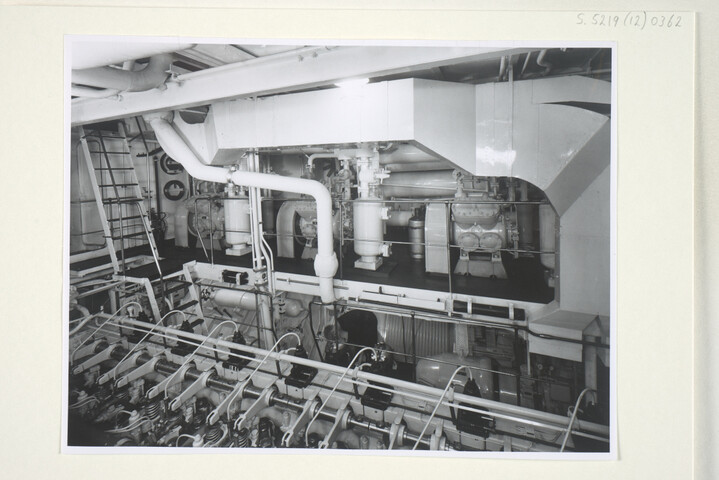 S.5219(12)0362; Fotos van de machinekamer van het koelschip ms. Silver Comet [...]; fotoreportage