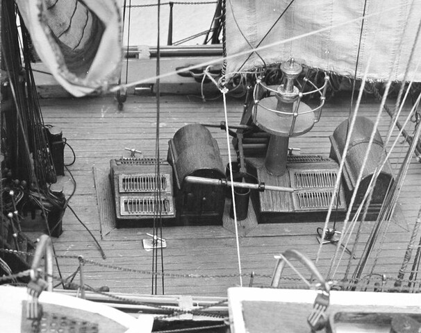 S.4763; Model van het korvet Nautilus van 7 stukken; scheepsmodel