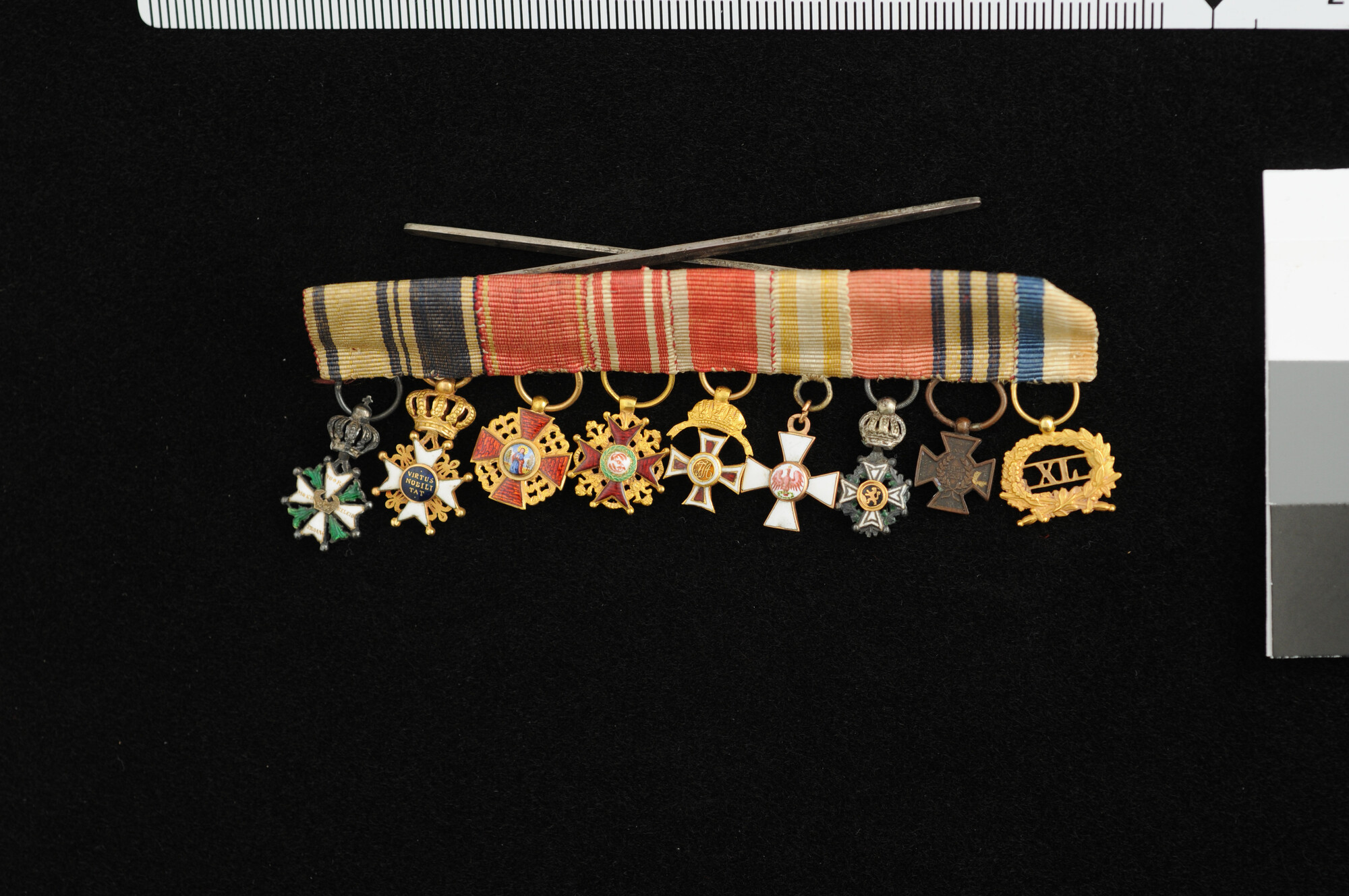 A.3049(05)2; Militaire Willems-Orde, uitgereikt aan luitenant-ter-zee eerste klasse F.X.R. 't Hooft, 1841; onderscheiding