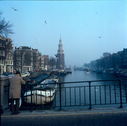 S.9100(4343); Stadsgezicht in Amsterdam; diapositief
