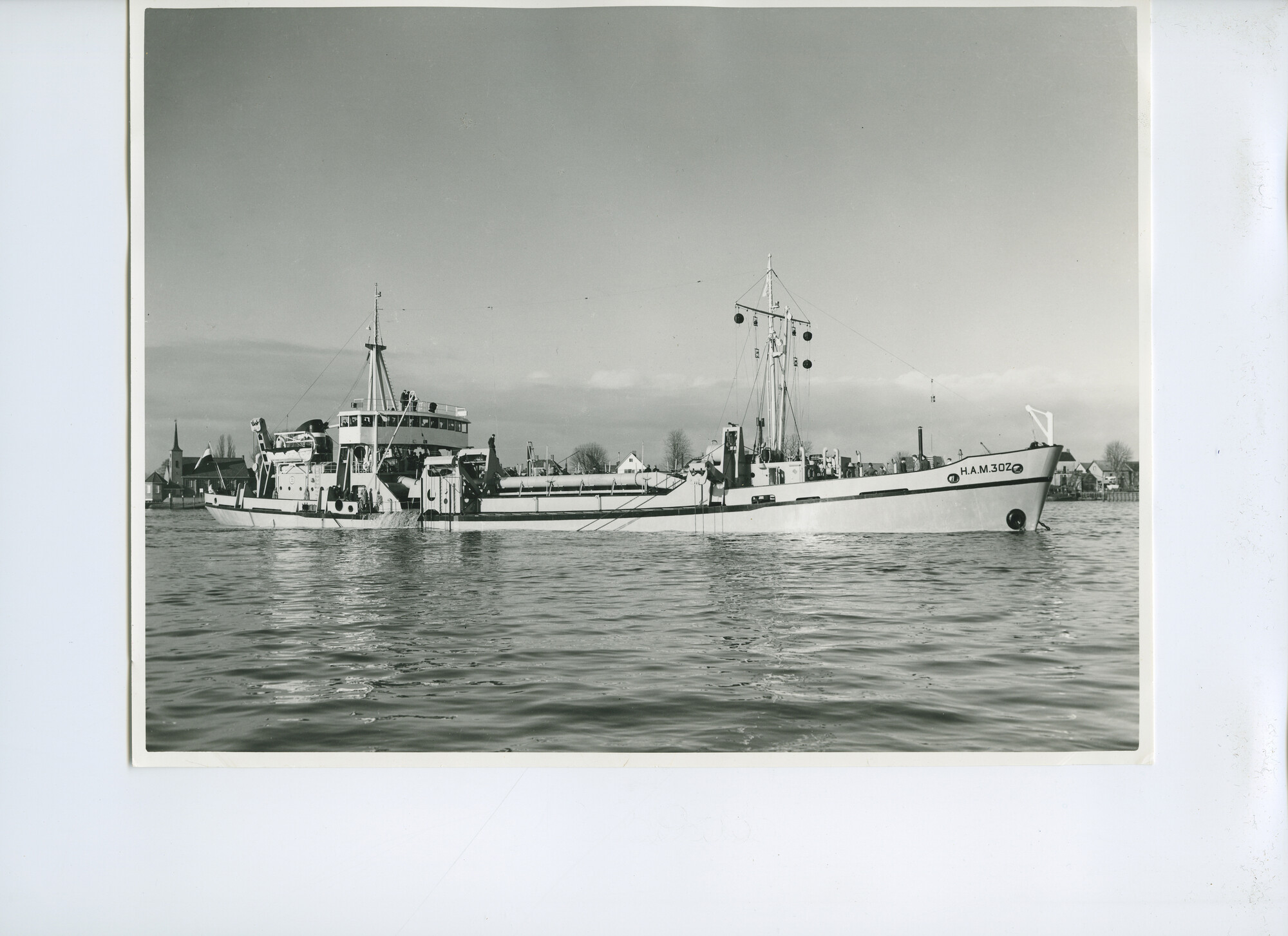 S.5621(01)0153; Foto van sleephopperzuiger "H.A.M. 302"; foto