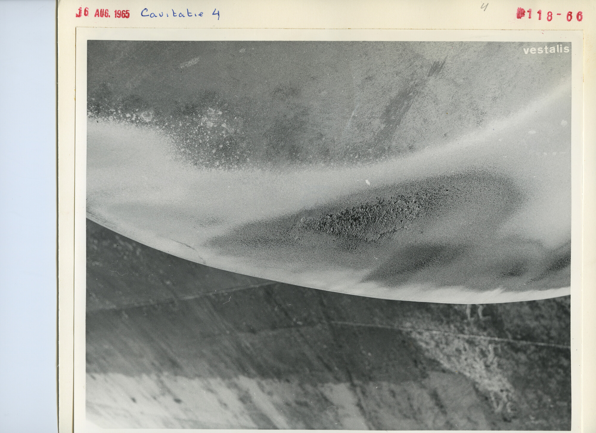 S.5444(4476)3; Foto van cavitatie-erosie aan de schroef van de Vestalis; foto