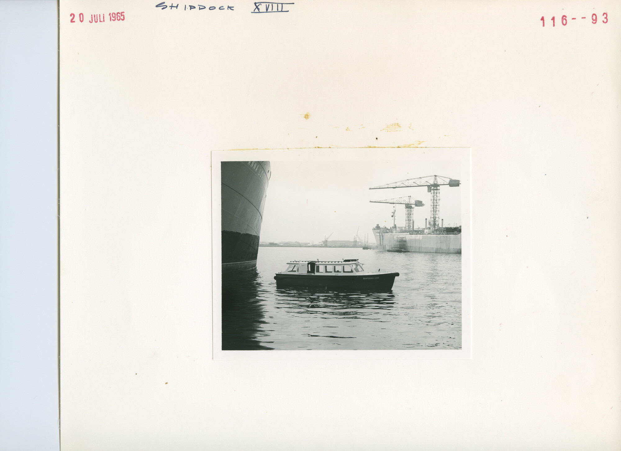 S.5444(4457)3; Foto van de personeelsboten Shipdock I, VI, X, XVI en XVIII van de NDSM; foto