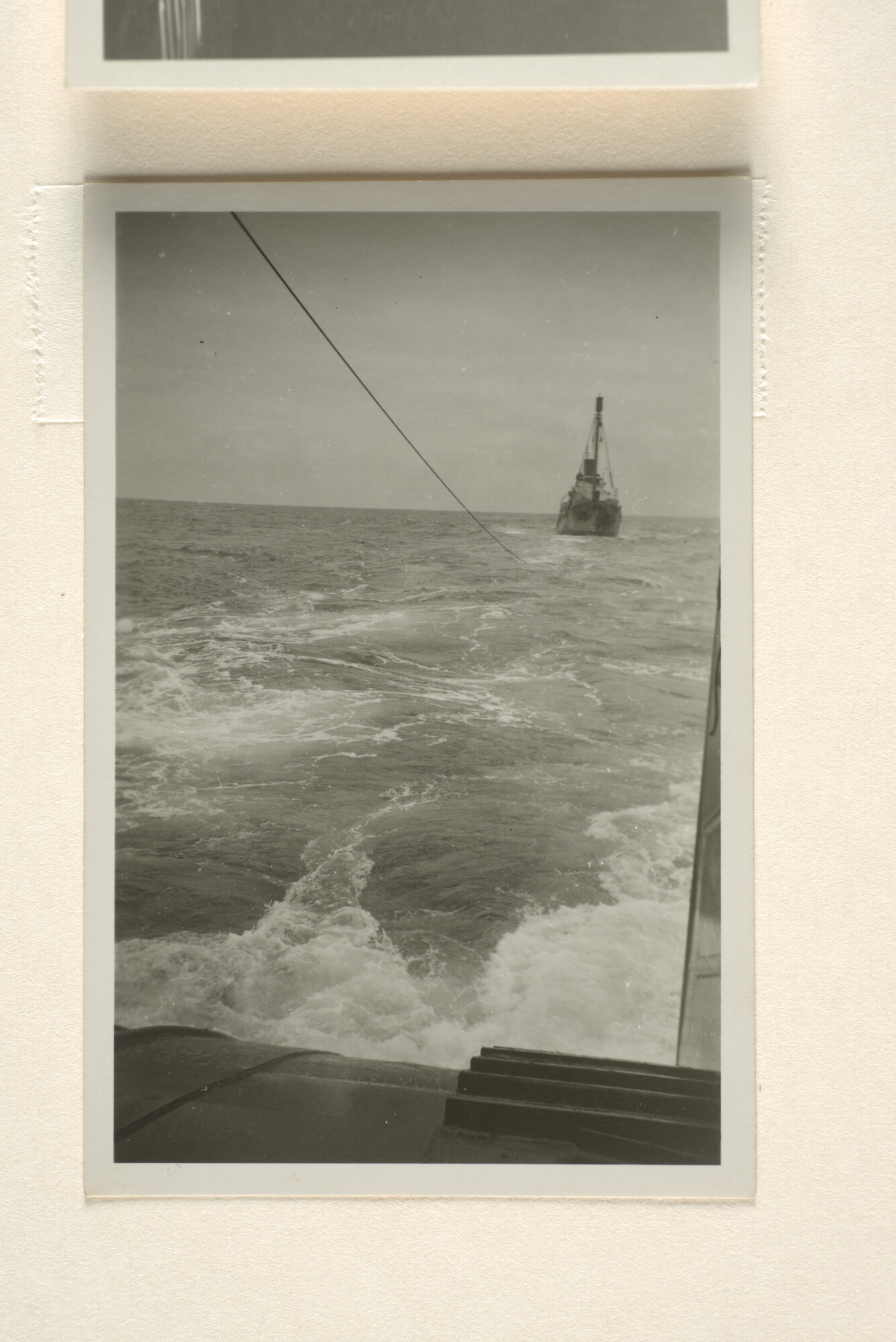 1996.0580; Fotoimpressies van de walvisverwerking en leven aan boord van het walvismoederschip ms. Willem Barendsz (I); fotoreportage