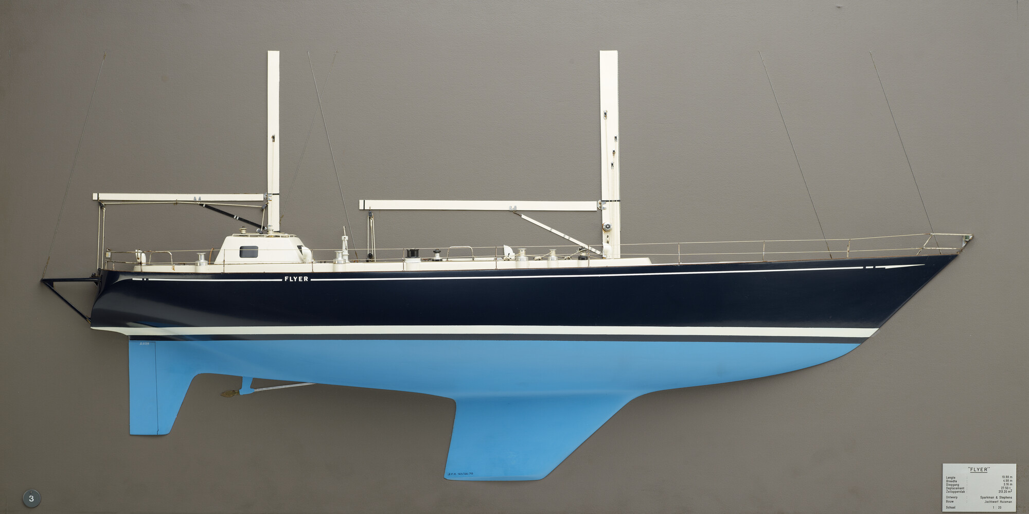 A.5039; Halfmodel van het zeezeiljacht Flyer; scheepsmodel