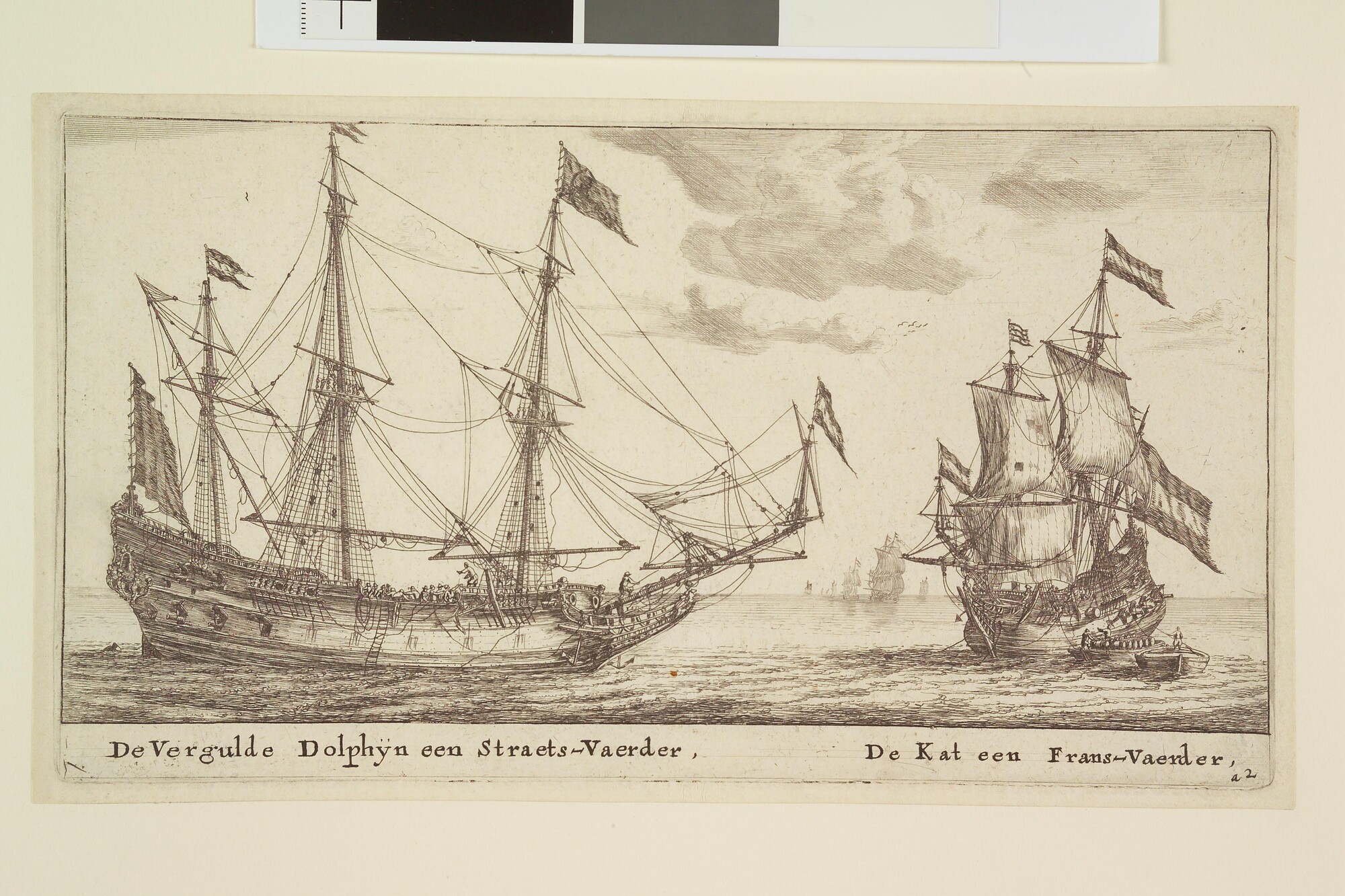 A.0149(0267); Het pinasschip de Vergulde Dolphijn en het fluitschip de Kat; prent
