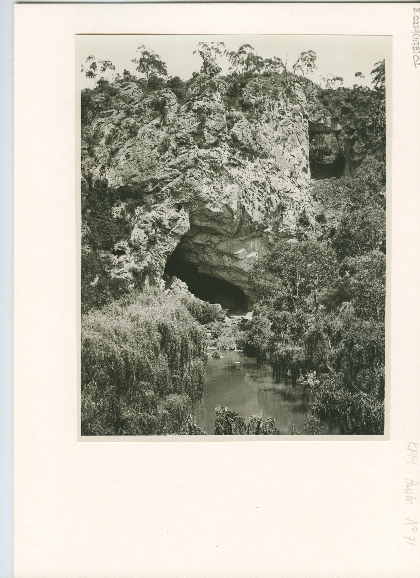 B.0227(1175)02; Interieurfotos van de Jenolan Caves, kalksteengrotten in de Blue Mountains [...]; foto