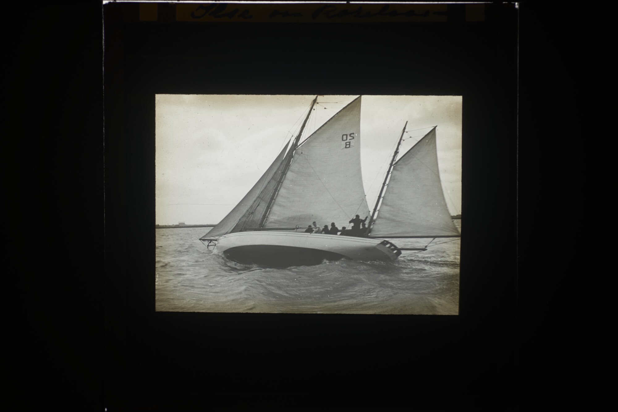 2014.0614; Twaalf lantaarnplaatjes met afbeeldingen van de Nederlandse watersport; lantaarnplaatje