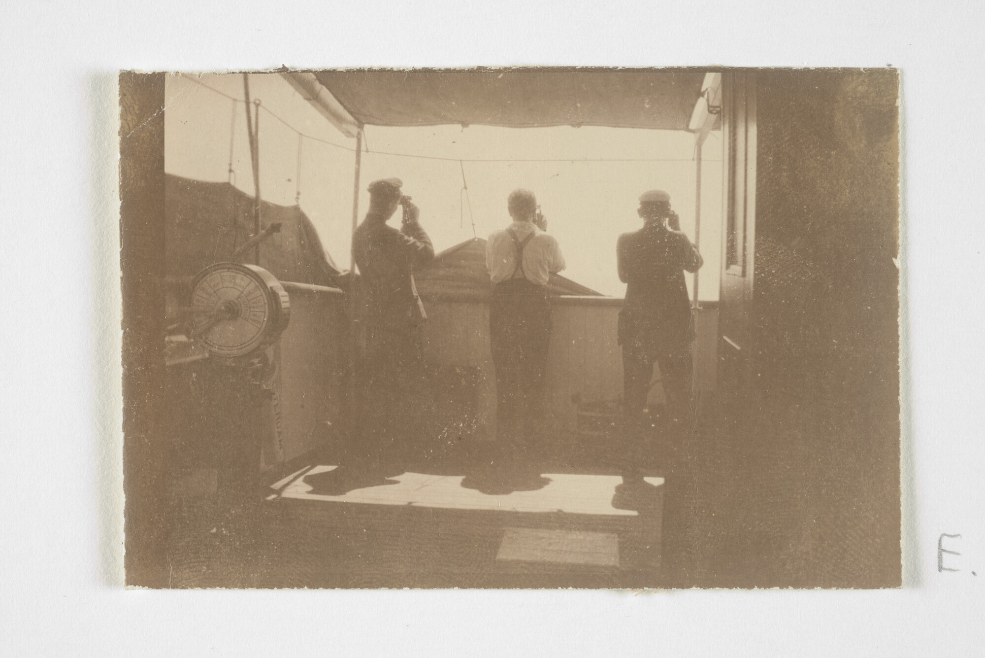 S.5432(02)25; Portretten van opvarenden gemaakt aan boord van het vrachtschip ss. Hermes van de KNSM; fotoreportage